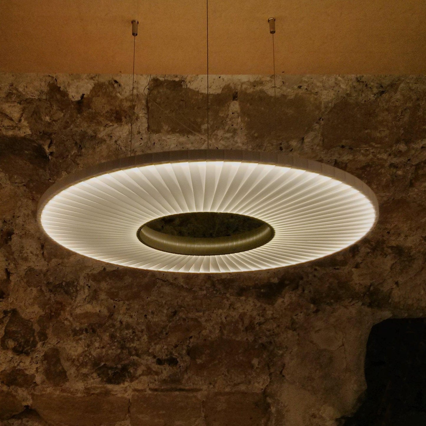 Elvandar | Geplooide Stof Architectonische Drijvende Hanglamp