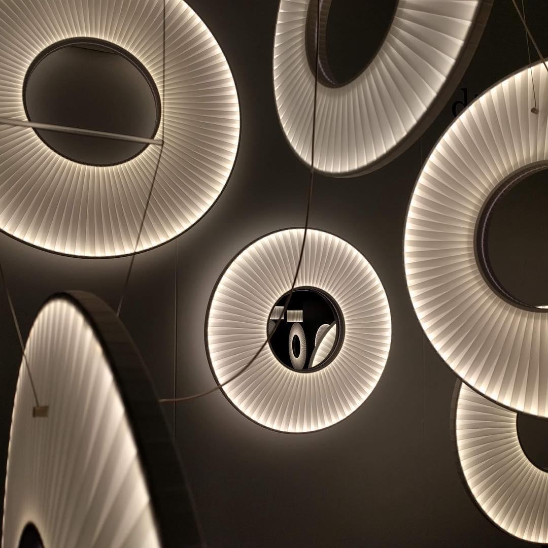 Elvandar | Geplooide Stof Architectonische Drijvende Hanglamp