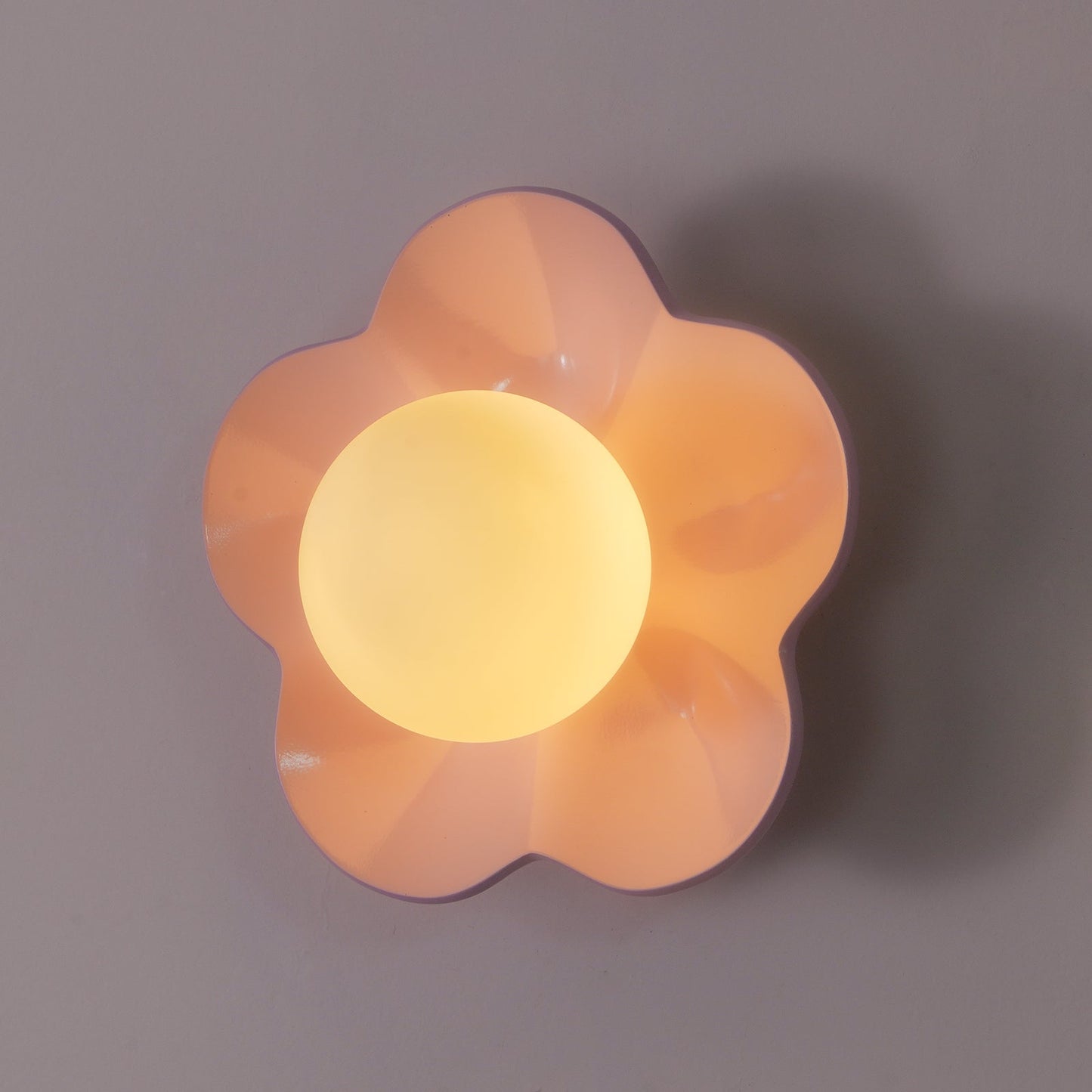 Elvorn | Speelse Hars Sculpturale Kunstglas Wandlamp
