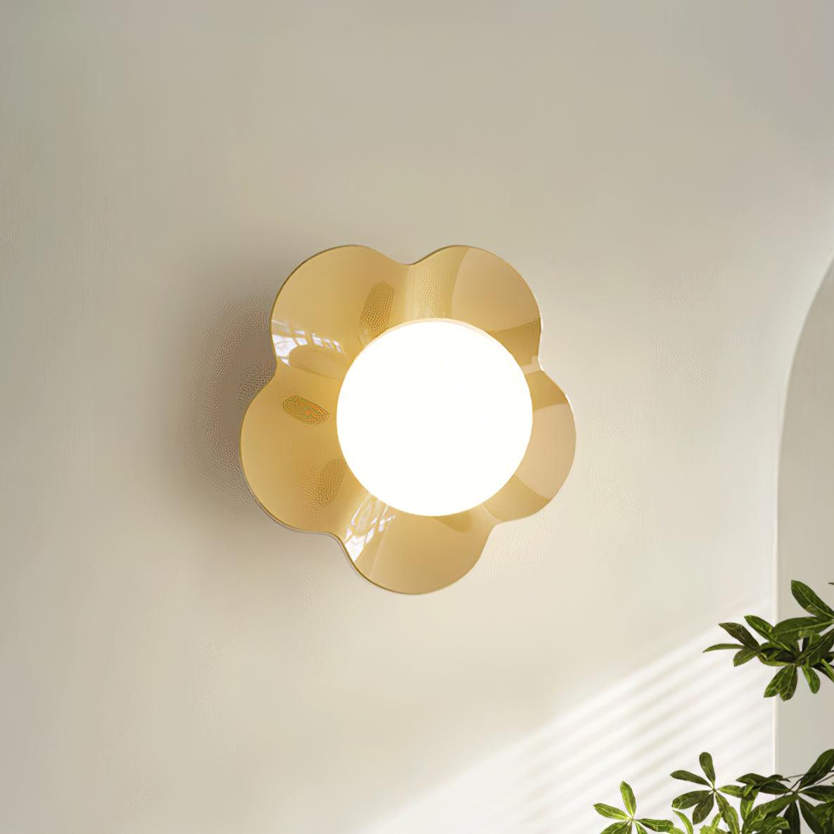 Elvorn | Speelse Hars Sculpturale Kunstglas Wandlamp
