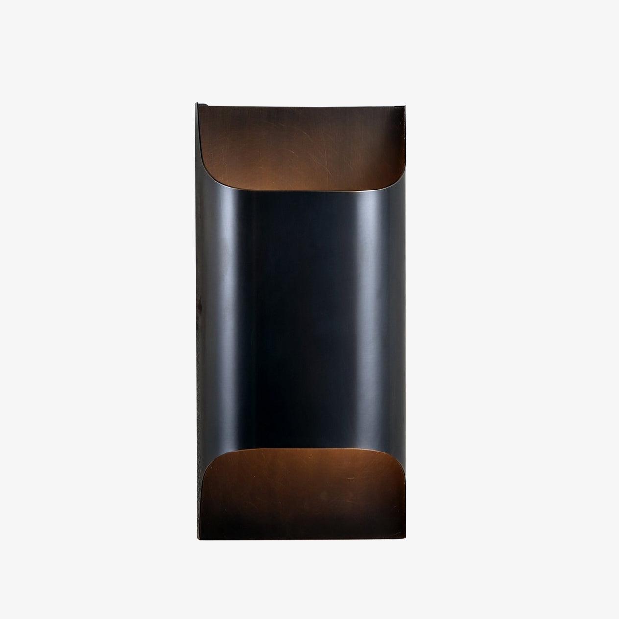 Kestrelon | Slanke silhouet geometrische messing wandlamp
