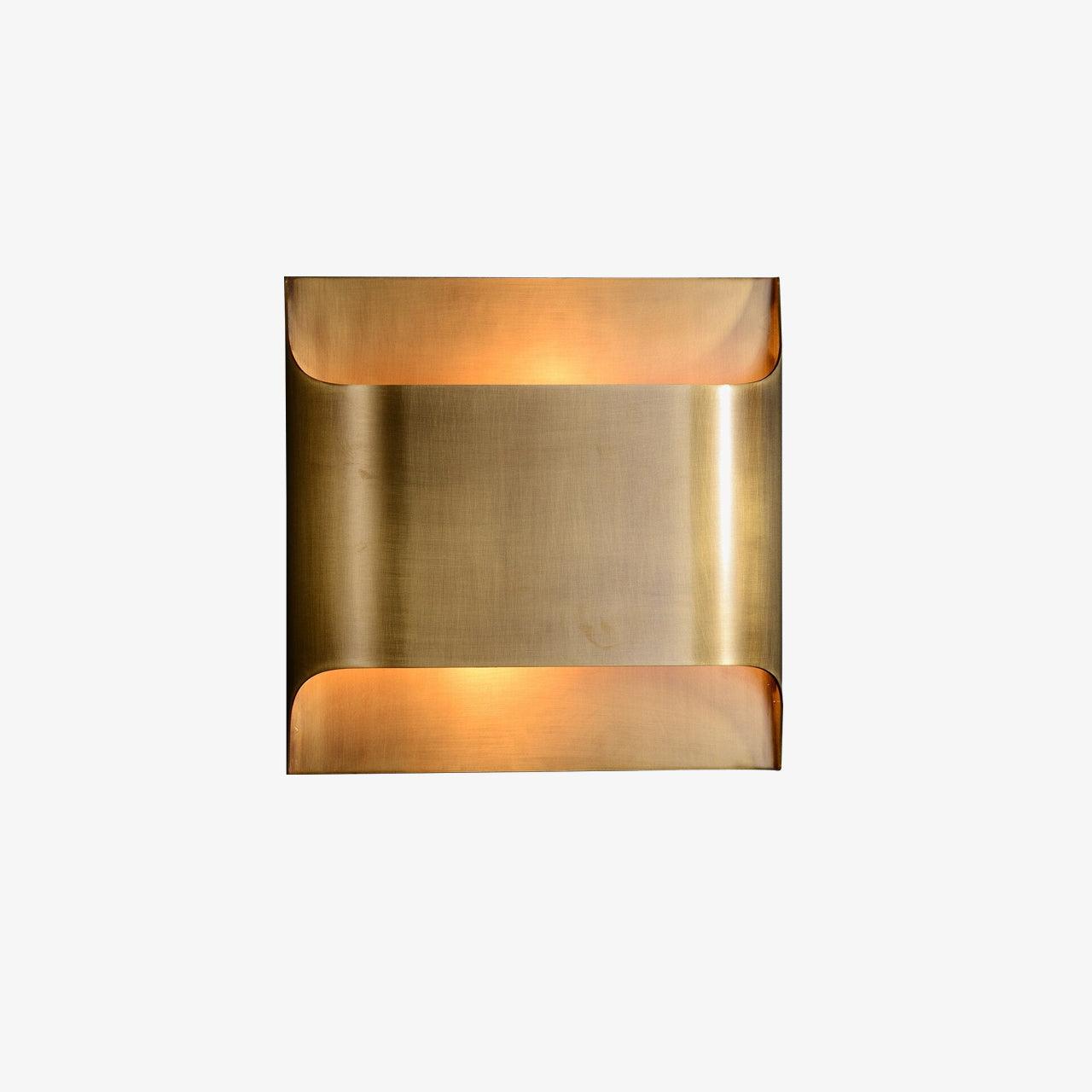 Kestrelon | Slanke silhouet geometrische messing wandlamp