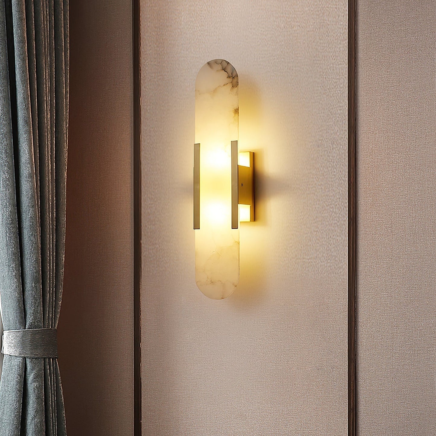 Ivalis | Moderne Verlengde Alabaster Steen Wandlamp