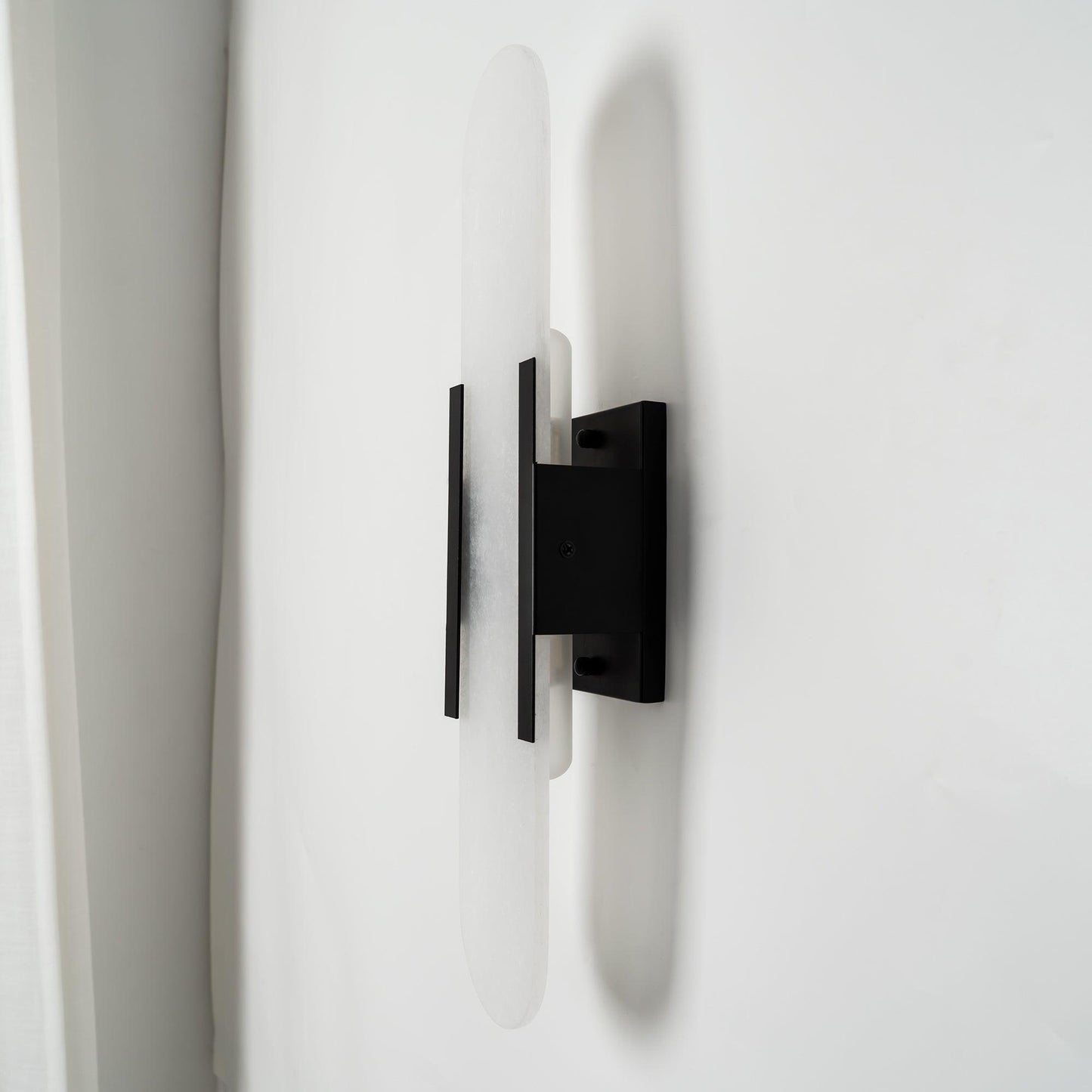 Ivalis | Moderne Verlengde Alabaster Steen Wandlamp
