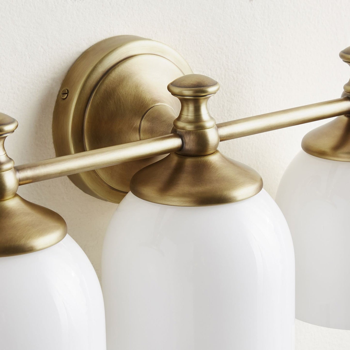 Lisaeth | Minimalistische Arm Wandlamp met Sferische Glazen Bol
