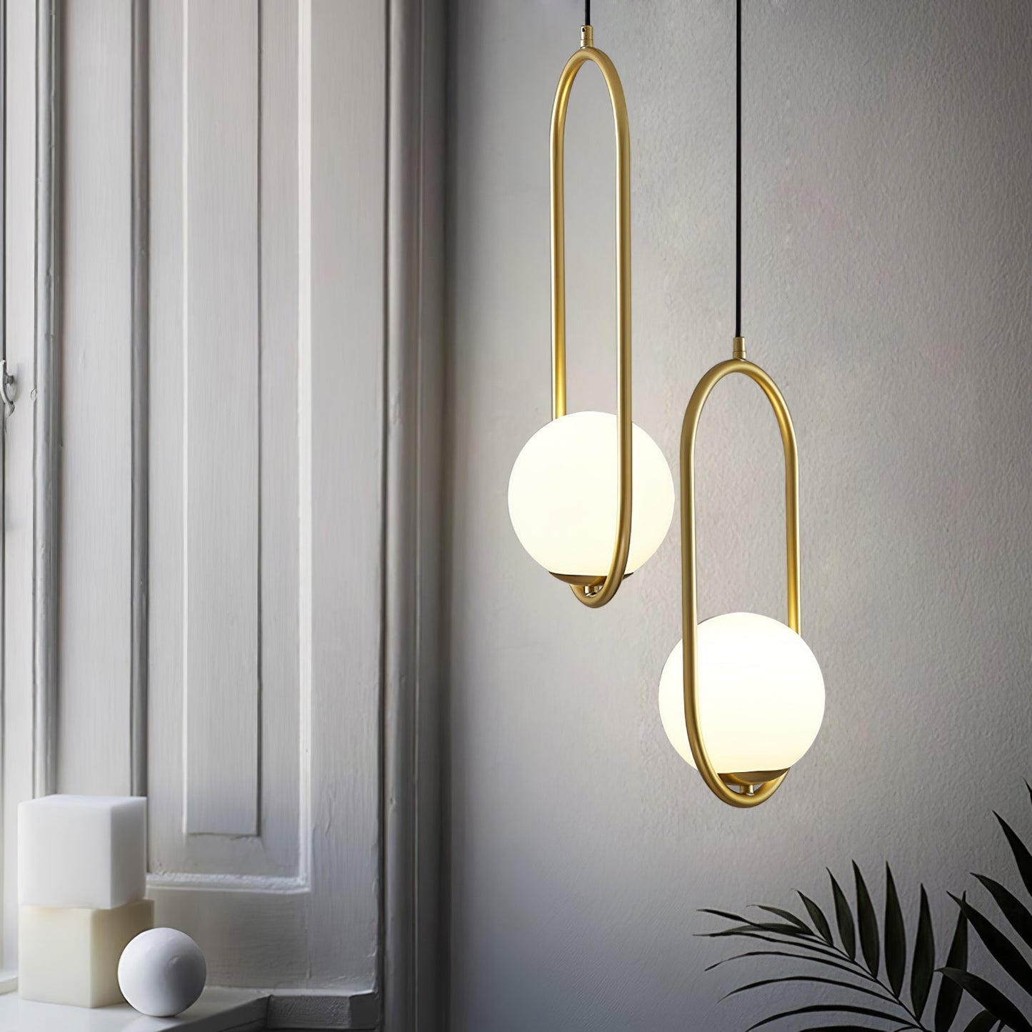 Belvadiro | Minimalistische bolvormige glazen hanglamp
