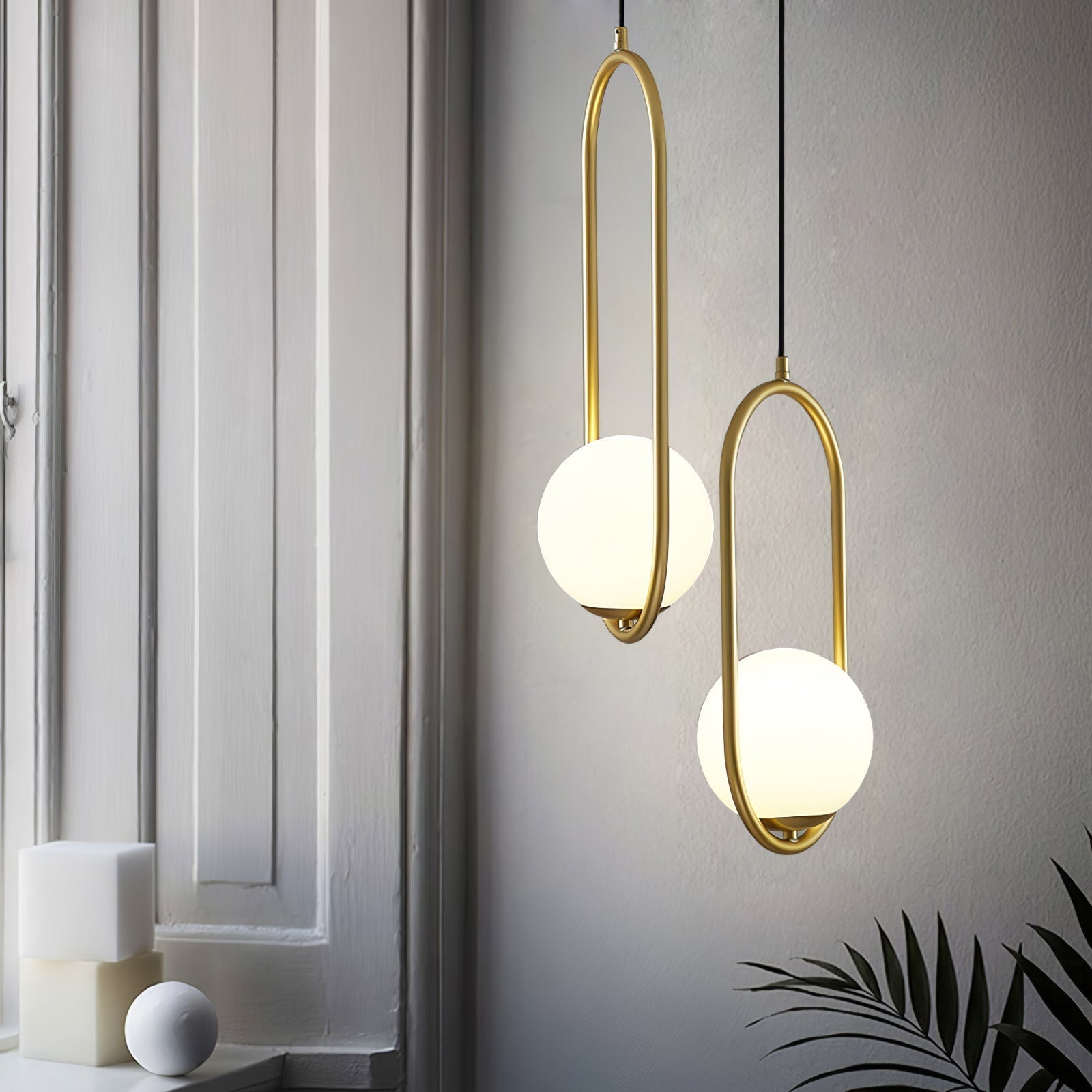 Belvadiro | Minimalistische bolvormige glazen hanglamp