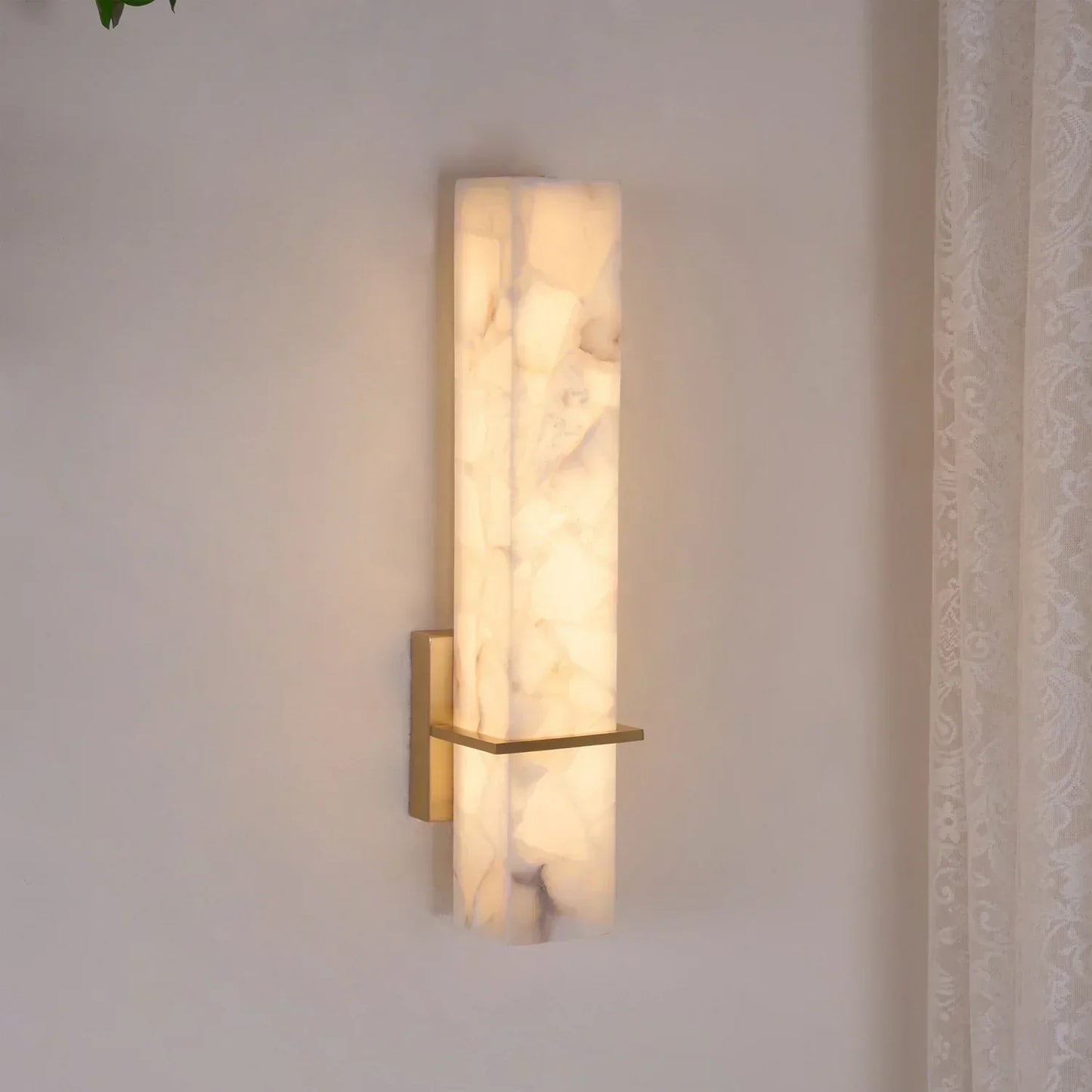 Litta | Luxe Cuboid Witte Alabaster en Messing Wandlamp