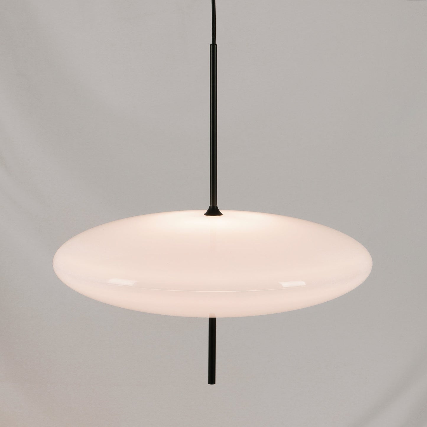 Belthorim | Opalescente Schijf Silhouet Minimalistische Hanglamp