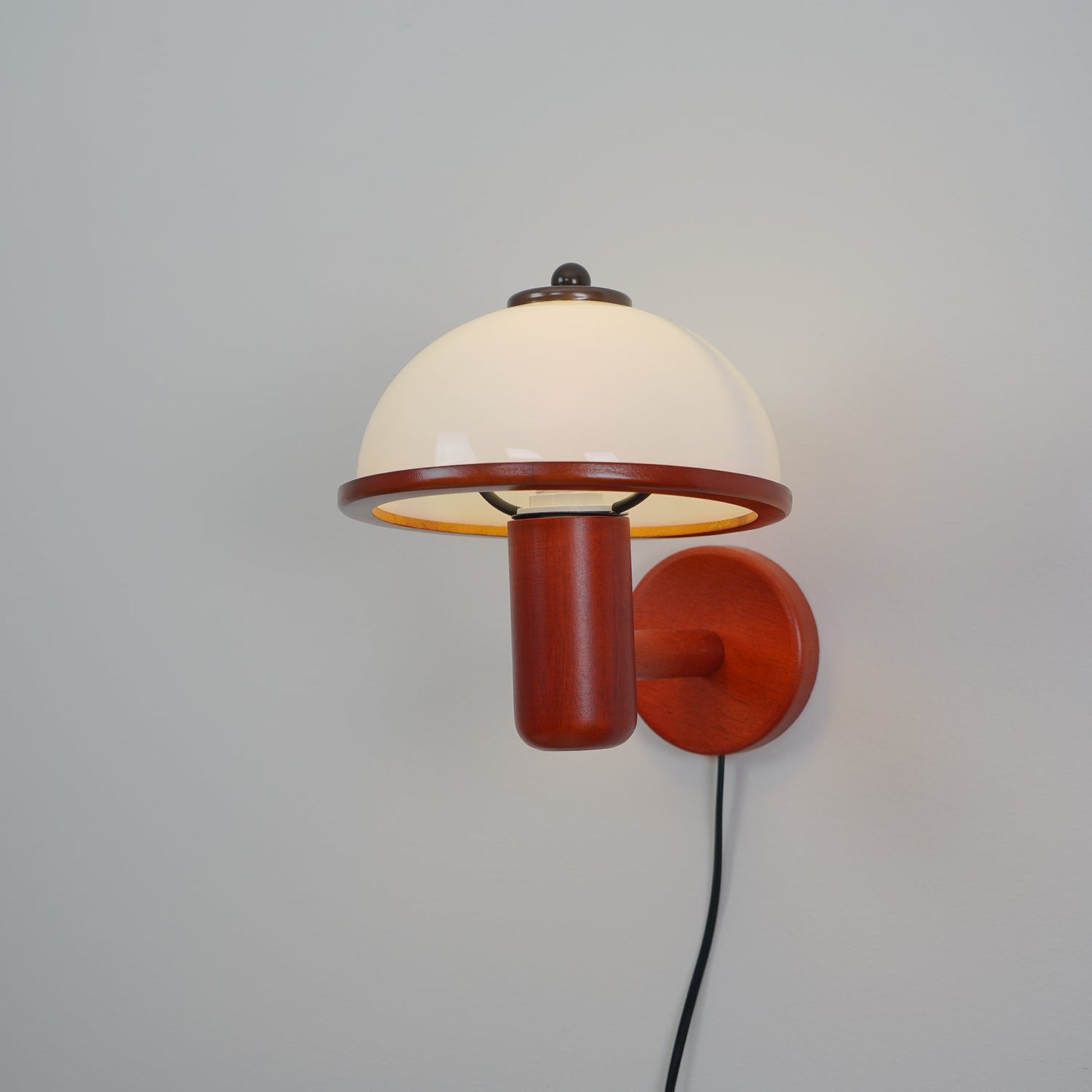 Belmontis | Paddenstoel silhouet gebogen houten kap wandlamp