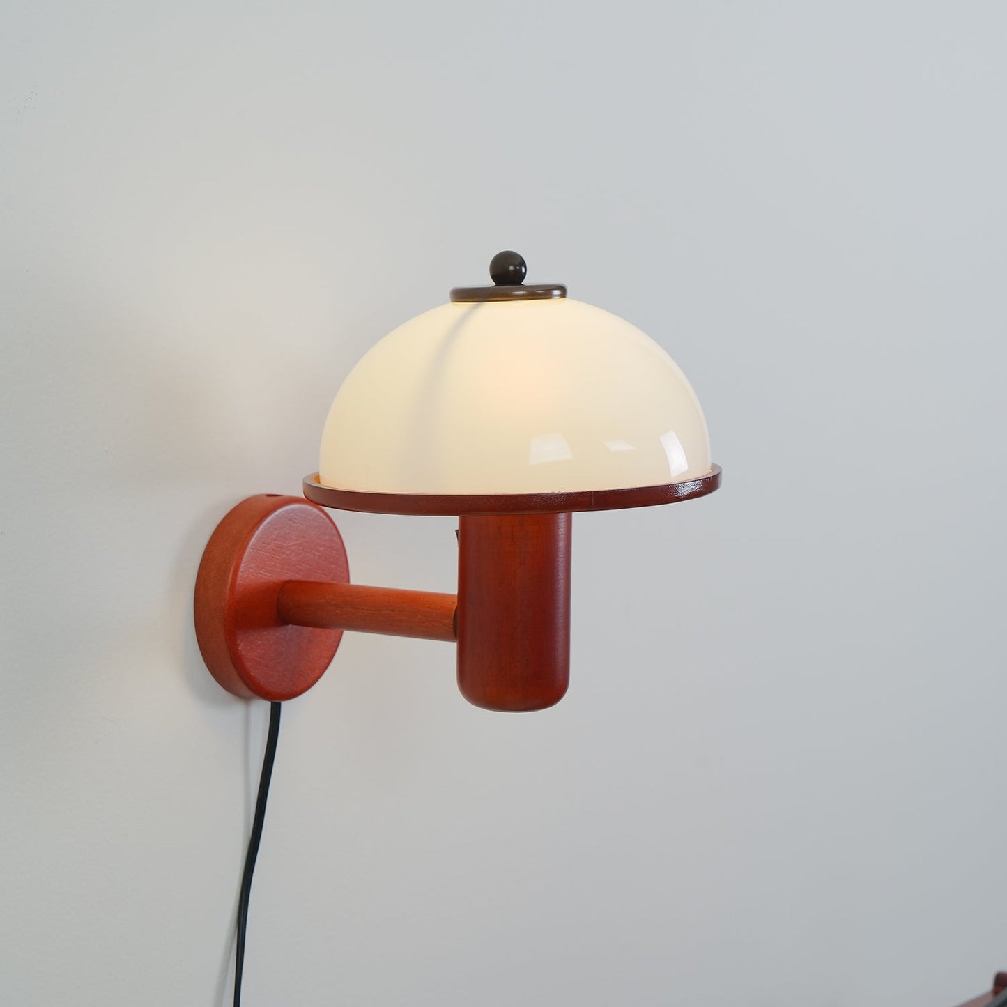 Belmontis | Paddenstoel silhouet gebogen houten kap wandlamp