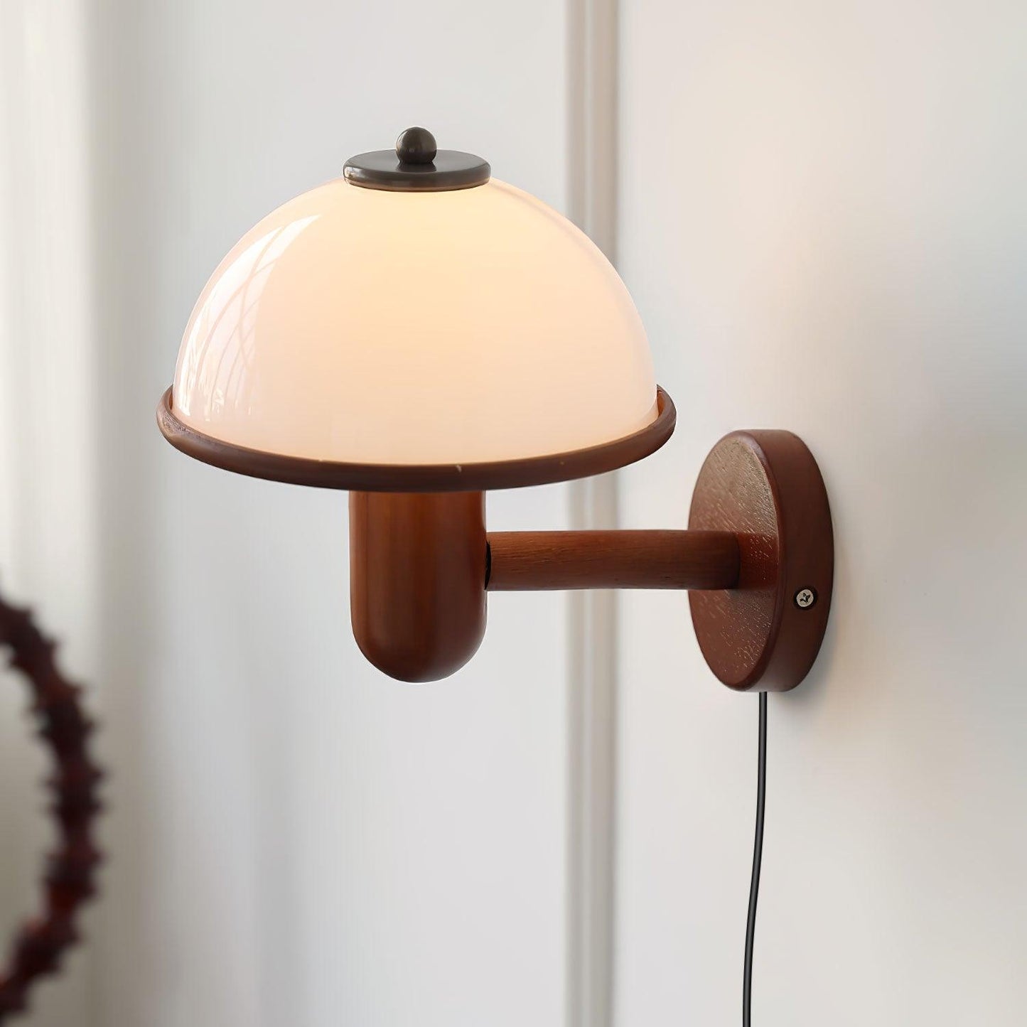 Belmontis | Paddenstoel silhouet gebogen houten kap wandlamp