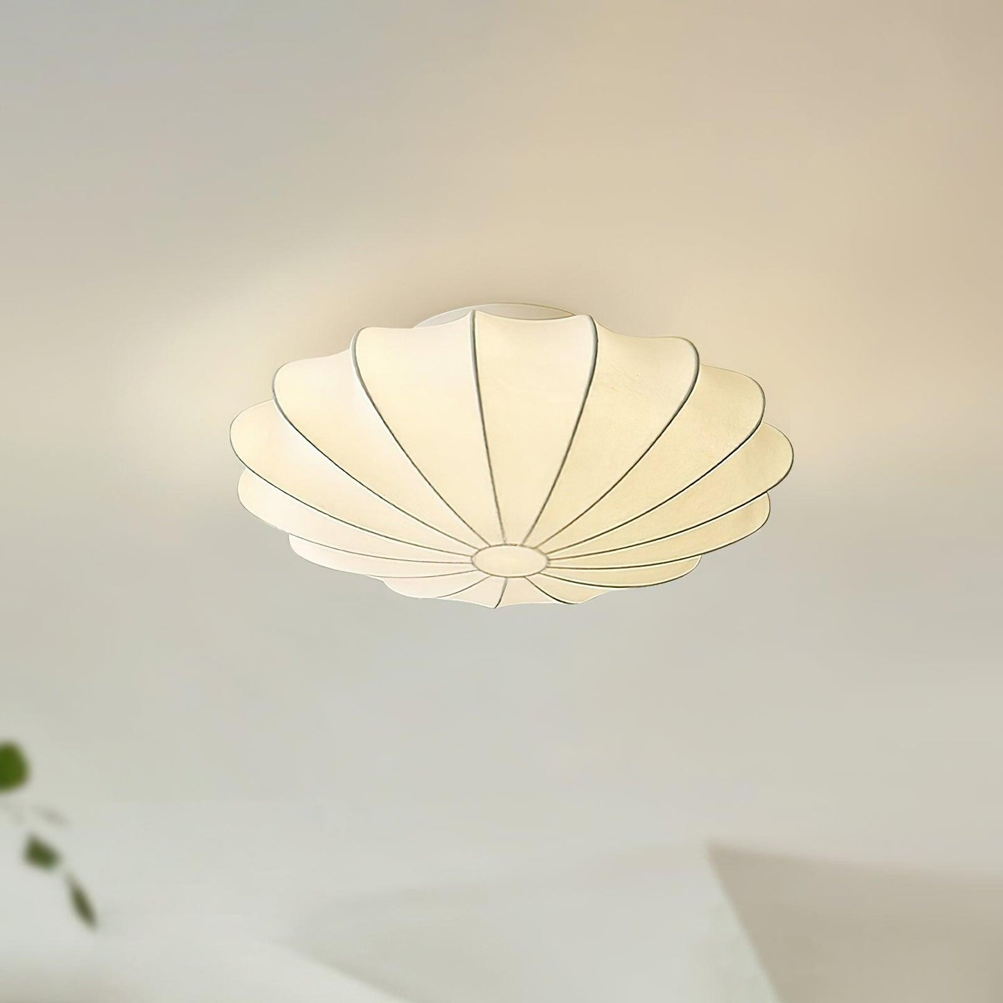 Korisand | Mid-century geometrische sculpturale zijden mesh plafondlamp