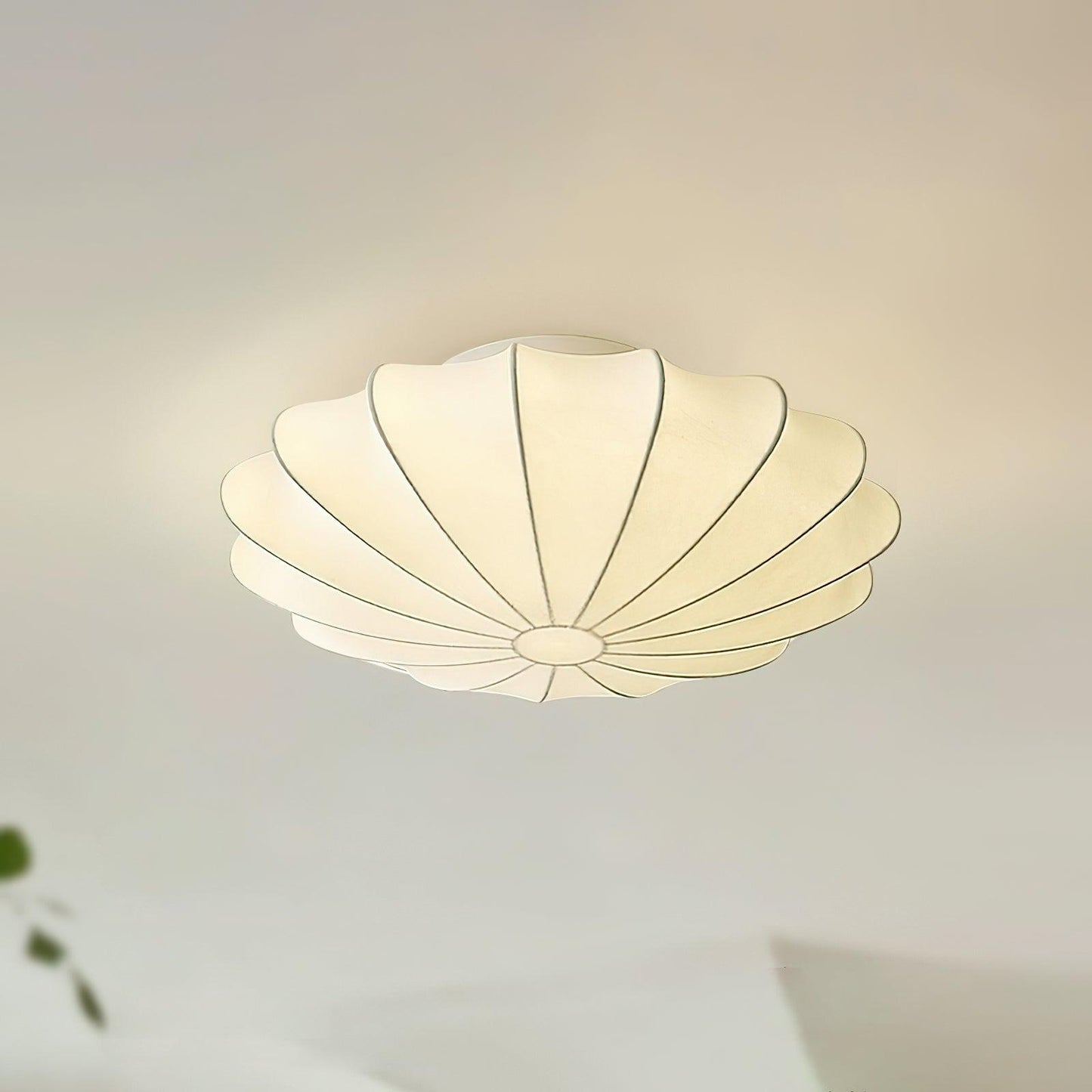 Korisand | Mid-century geometrische sculpturale zijden mesh plafondlamp