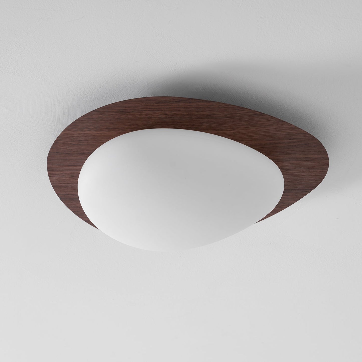 Elenorris | Sculpturale Kiezel Silhouet Opbouw Plafondlamp