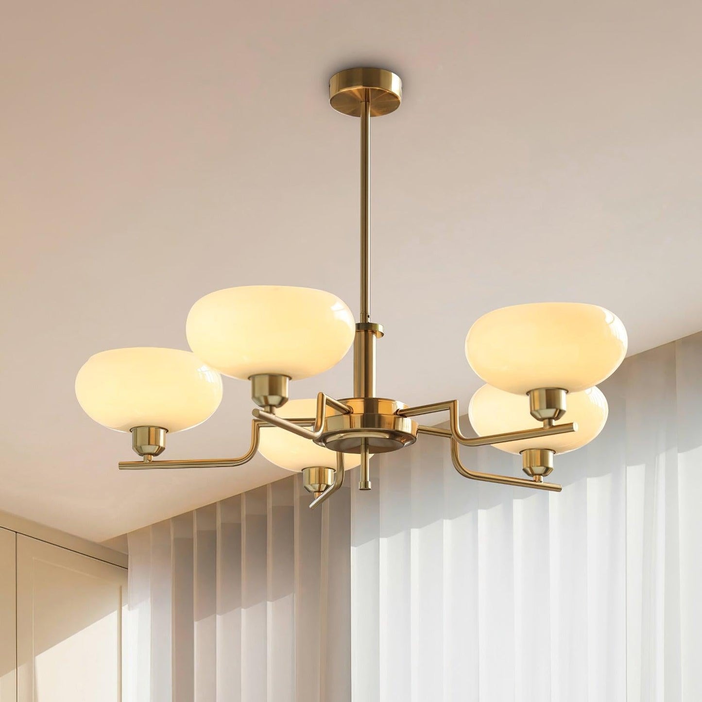 Sythos | Sferische Glazen Globe Messing Frame Hemelse Kroonluchter