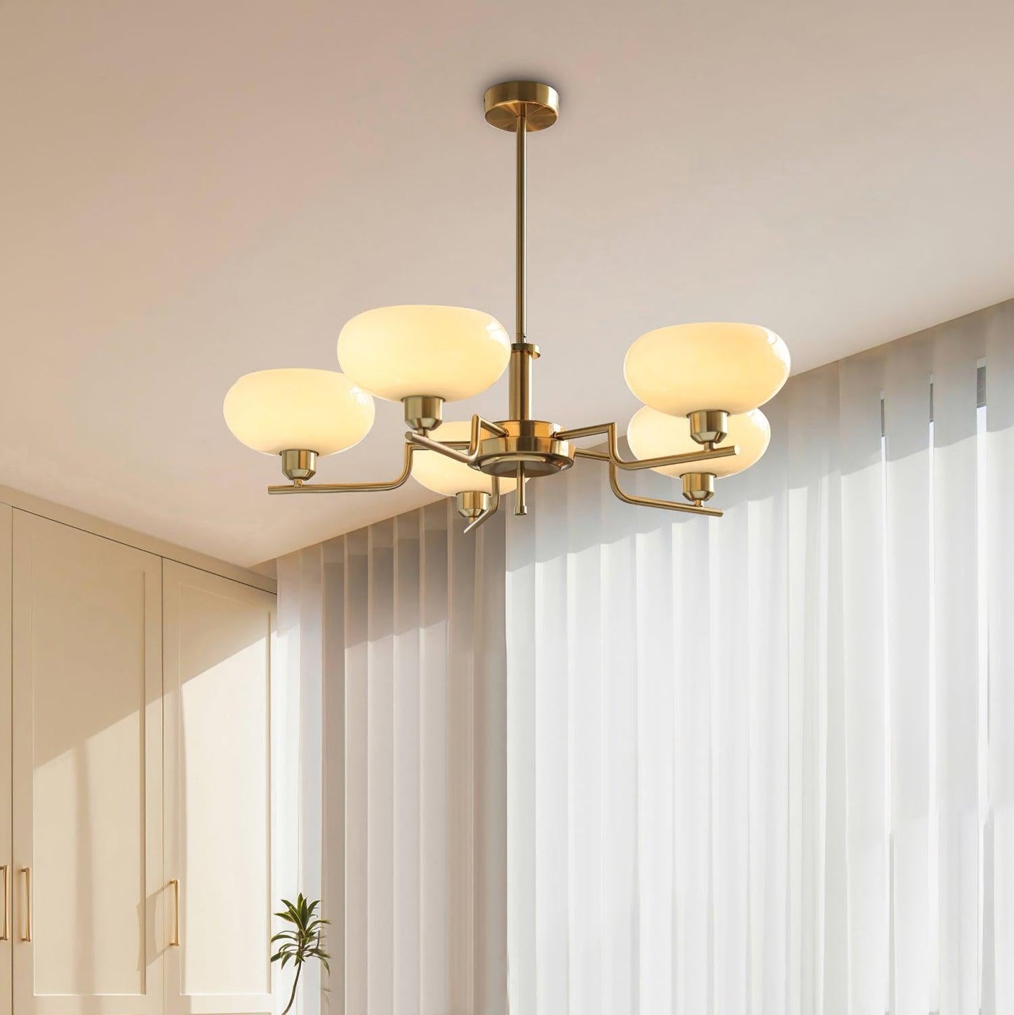 Sythos | Sferische Glazen Globe Messing Frame Hemelse Kroonluchter