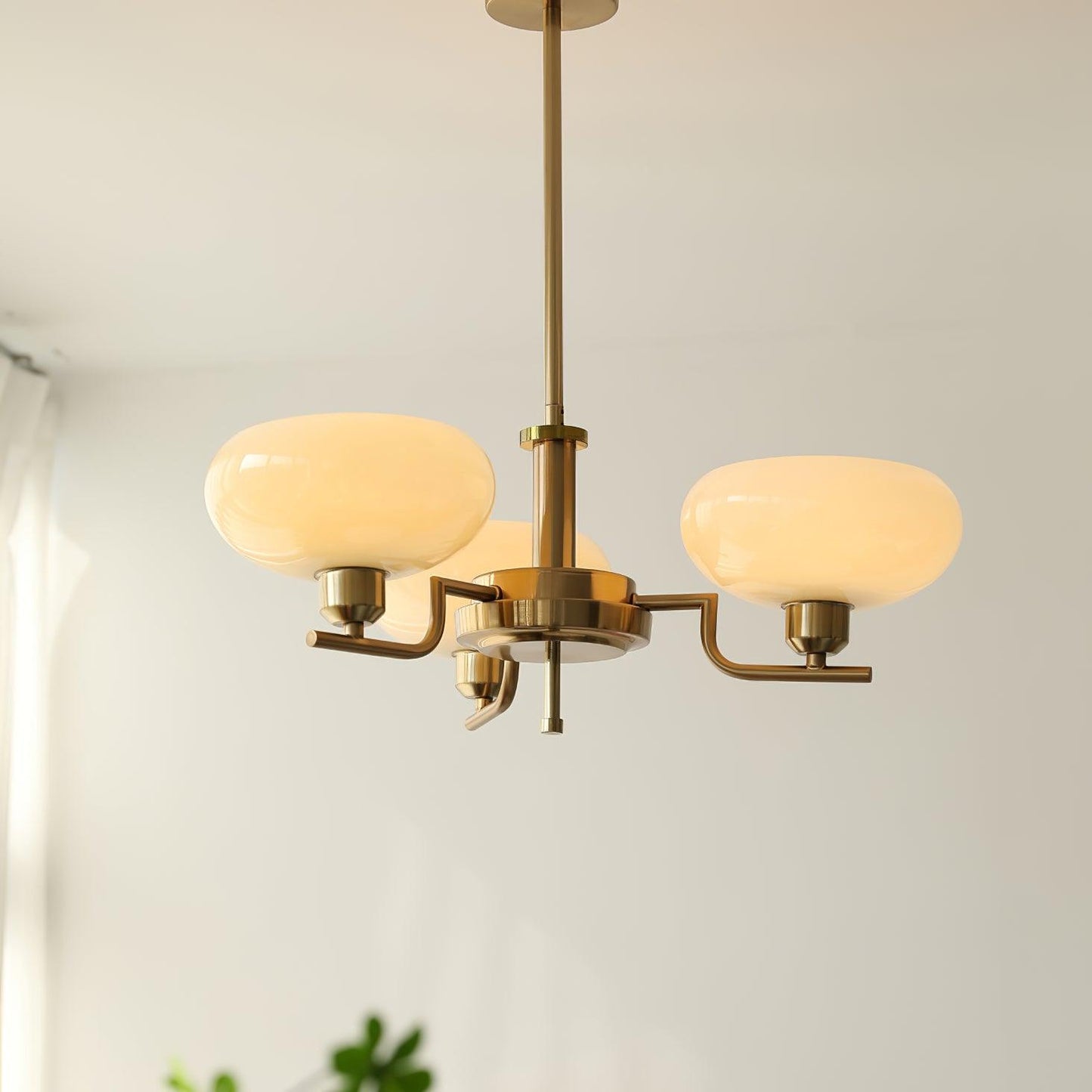 Sythos | Sferische Glazen Globe Messing Frame Hemelse Kroonluchter