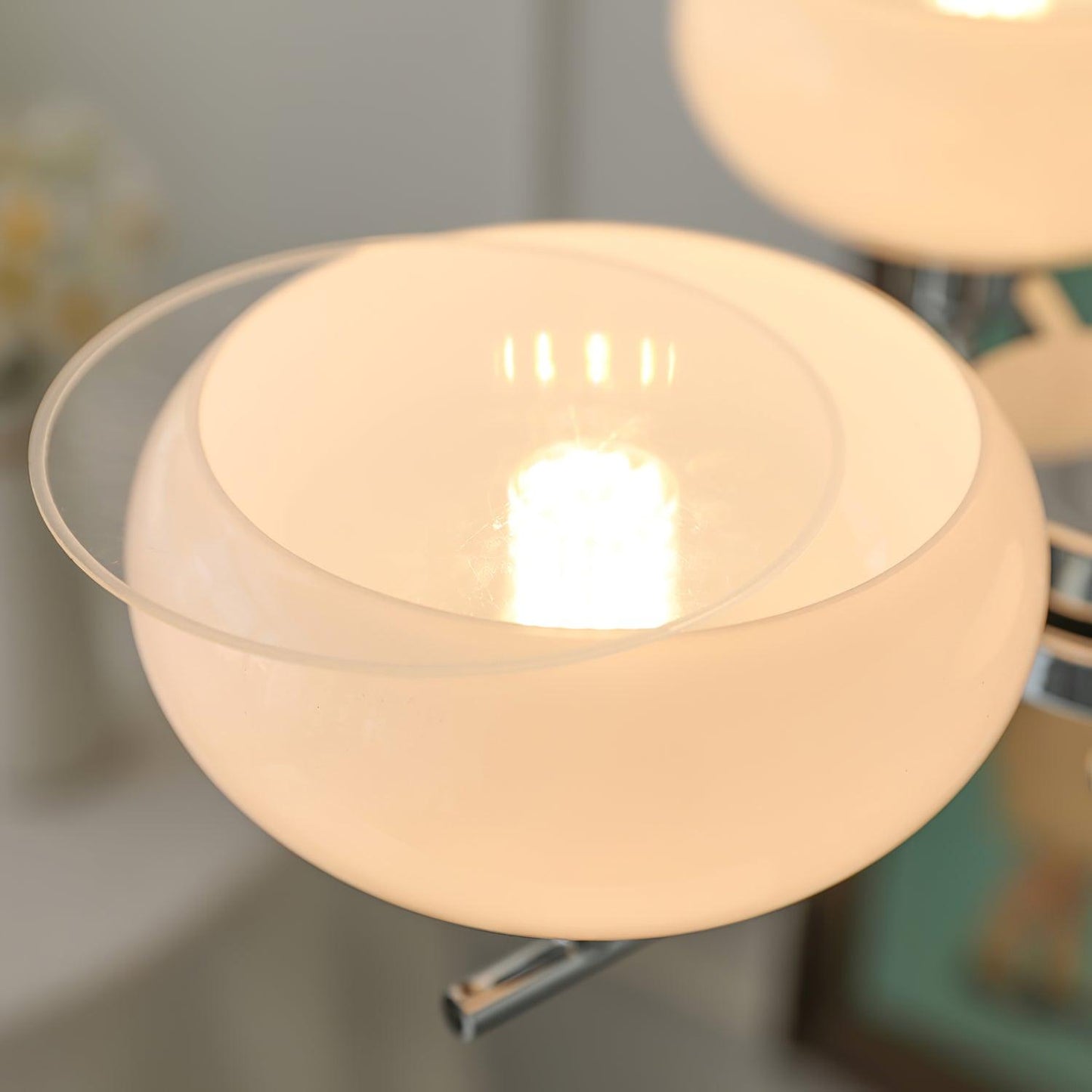 Sythos | Sferische Glazen Globe Messing Frame Hemelse Kroonluchter