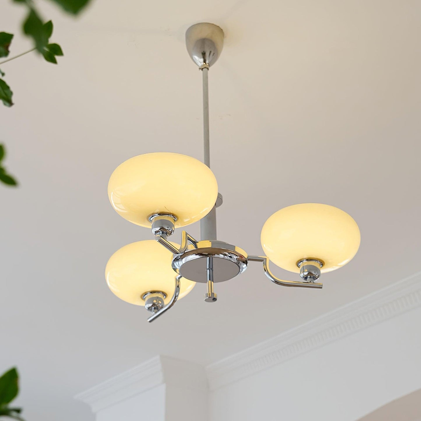 Sythos | Sferische Glazen Globe Messing Frame Hemelse Kroonluchter