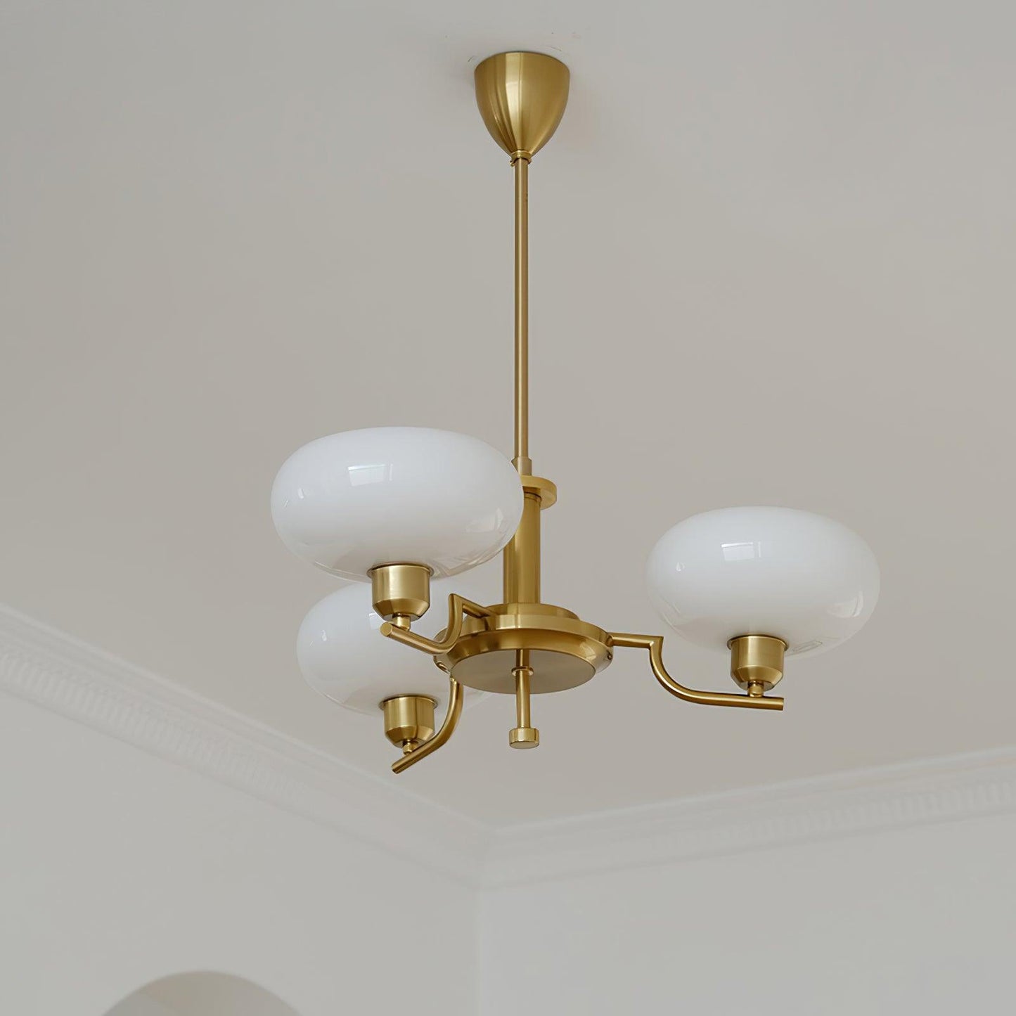 Sythos | Sferische Glazen Globe Messing Frame Hemelse Kroonluchter