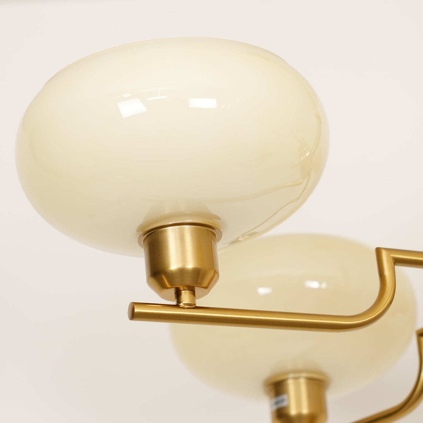 Sythos | Sferische Glazen Globe Messing Frame Hemelse Kroonluchter