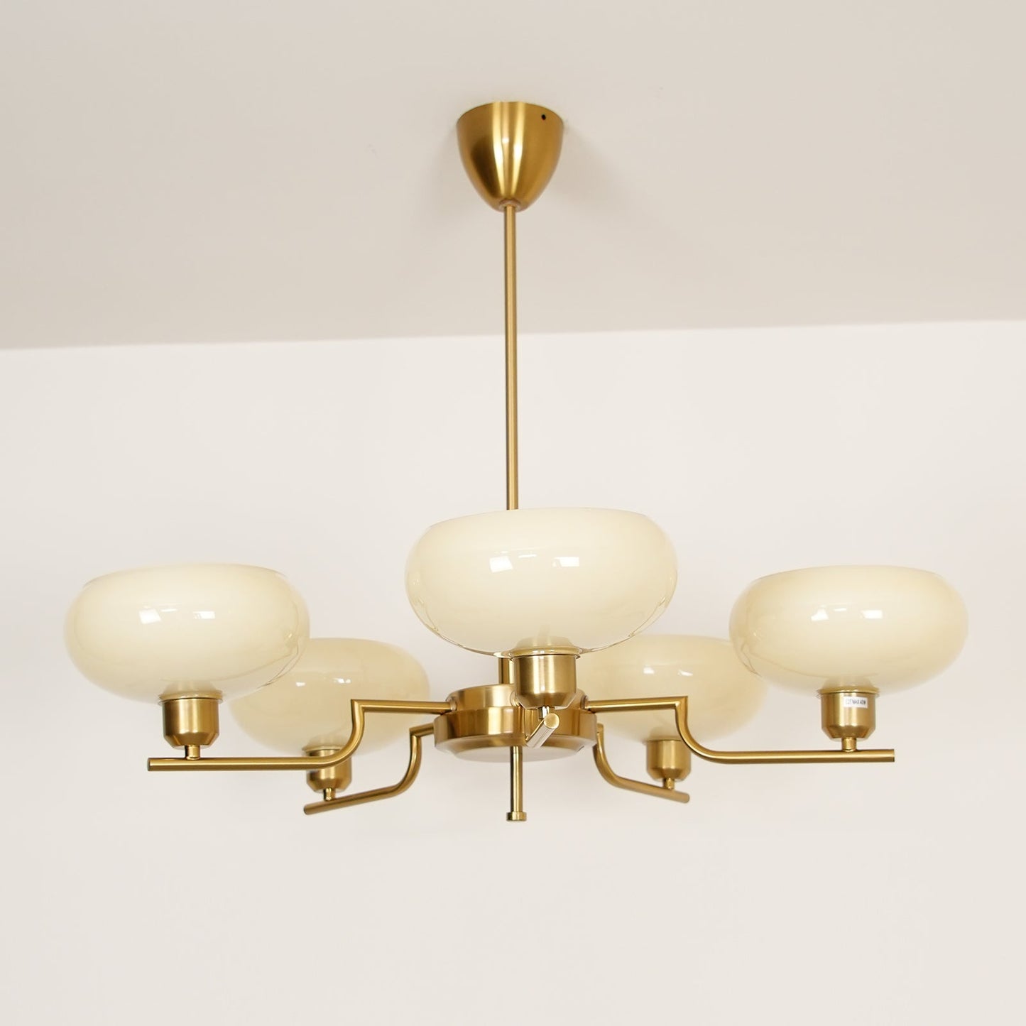 Sythos | Sferische Glazen Globe Messing Frame Hemelse Kroonluchter