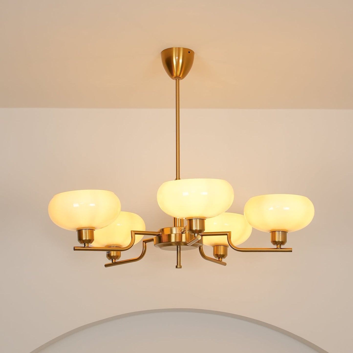 Sythos | Sferische Glazen Globe Messing Frame Hemelse Kroonluchter