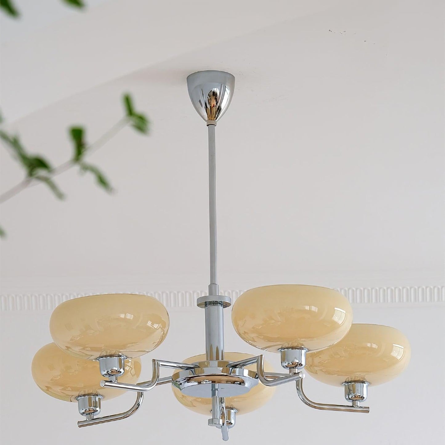 Sythos | Sferische Glazen Globe Messing Frame Hemelse Kroonluchter