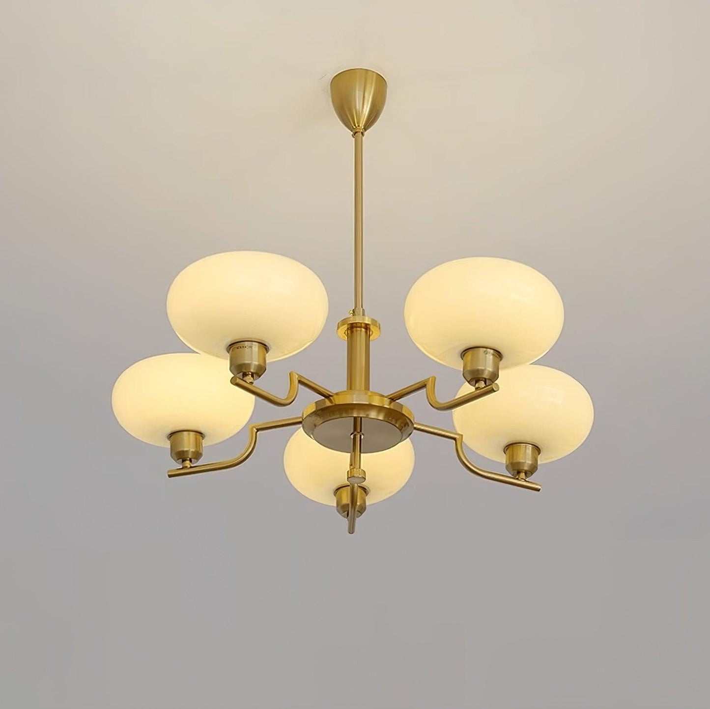 Sythos | Sferische Glazen Globe Messing Frame Hemelse Kroonluchter