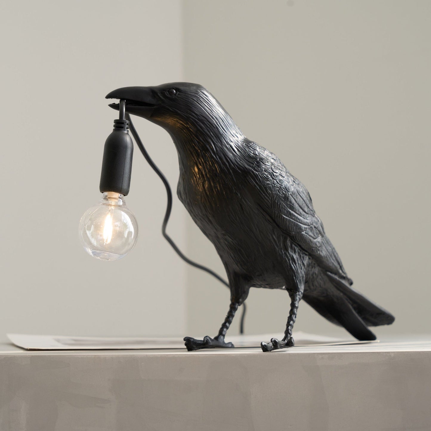 Bristhow | Gotische Sculpturale Vogel Raaf Tafellamp