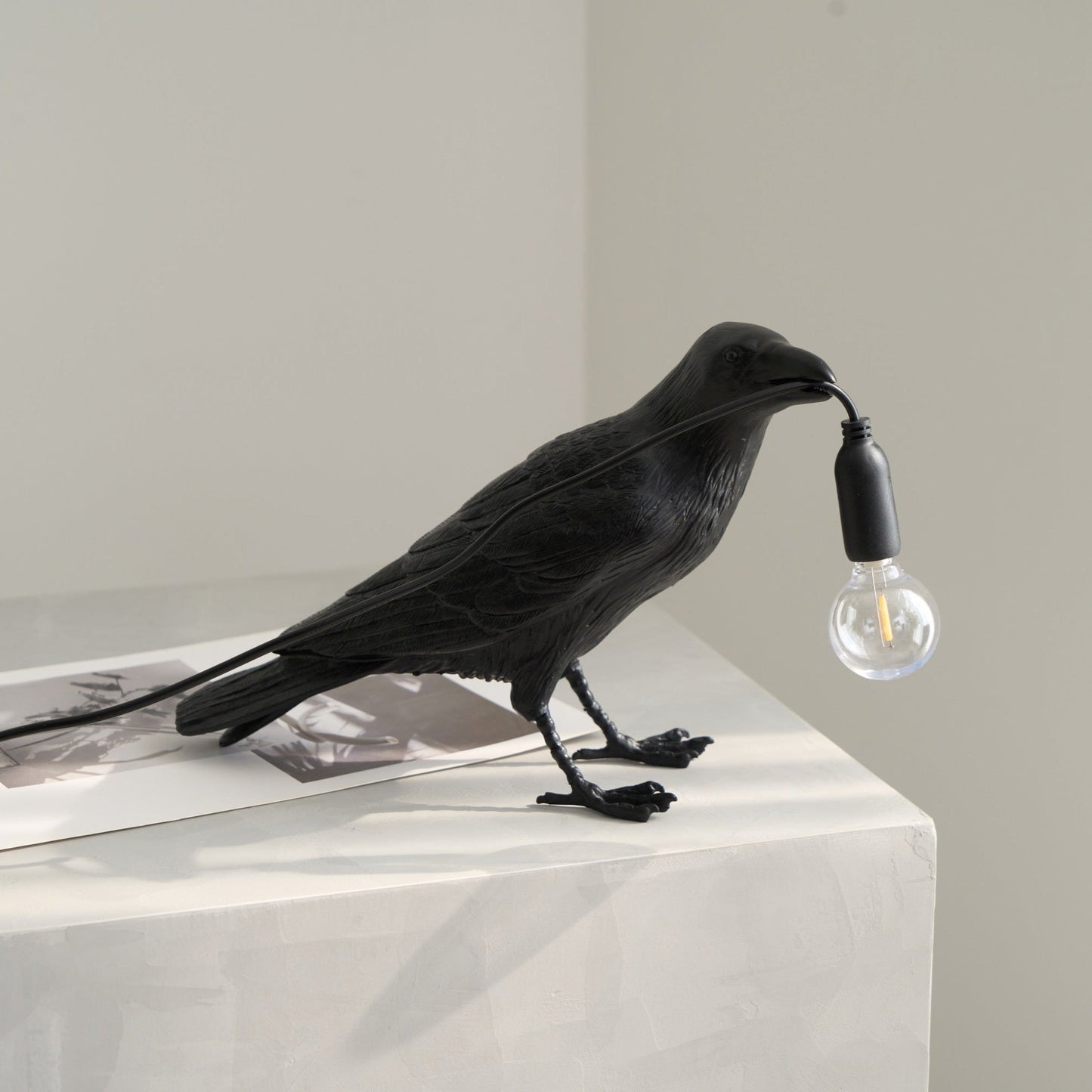 Bristhow | Gotische Sculpturale Vogel Raaf Tafellamp