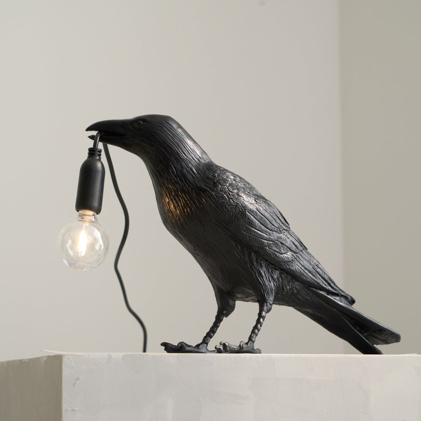 Bristhow | Gotische Sculpturale Vogel Raaf Tafellamp