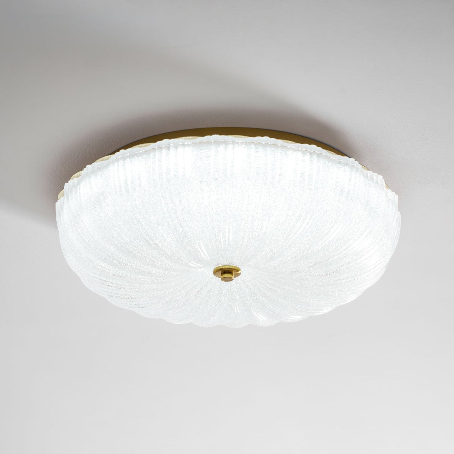 Kendrovia | Noordse Geribbelde Glanzende Glazen Plafondlamp