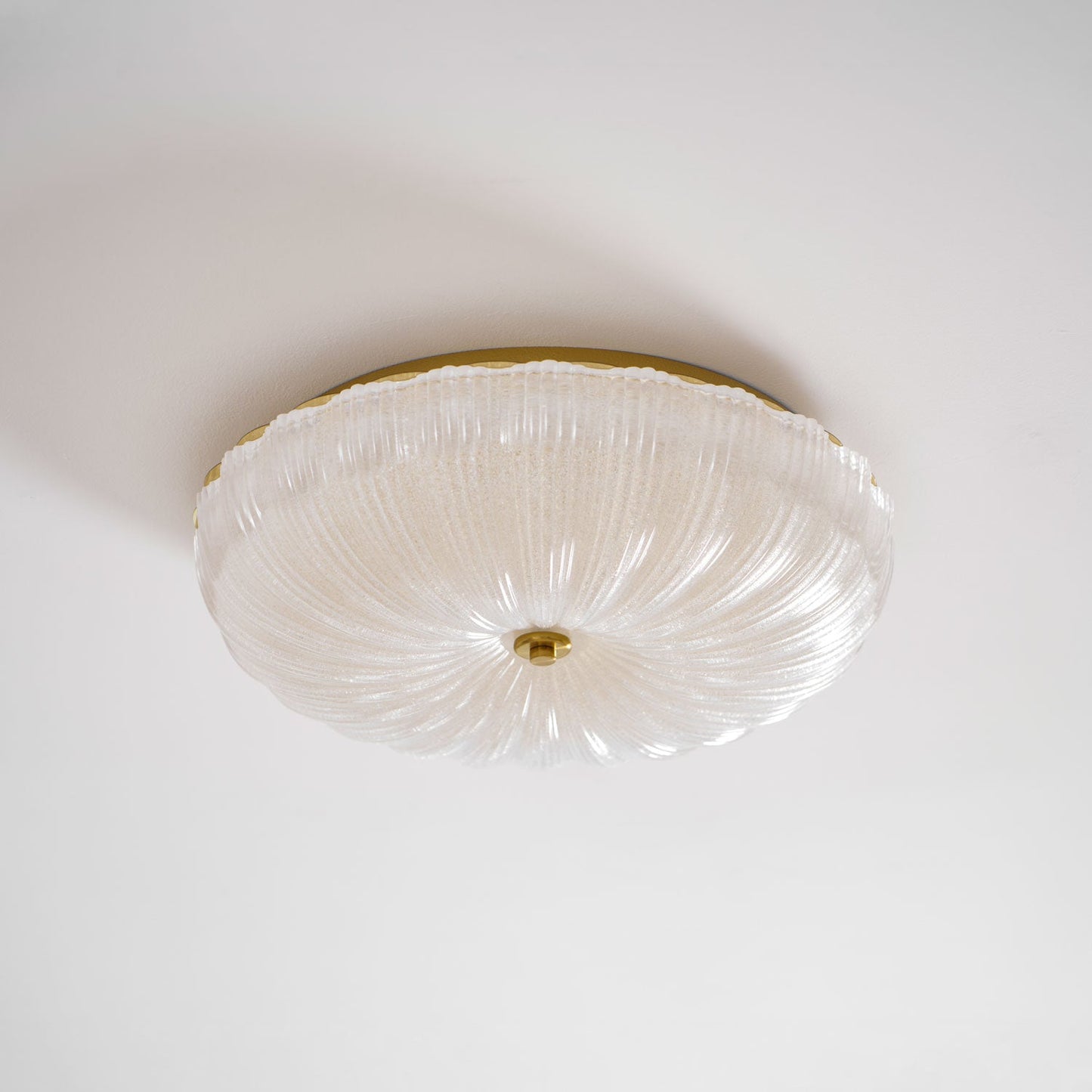 Kendrovia | Noordse Geribbelde Glanzende Glazen Plafondlamp