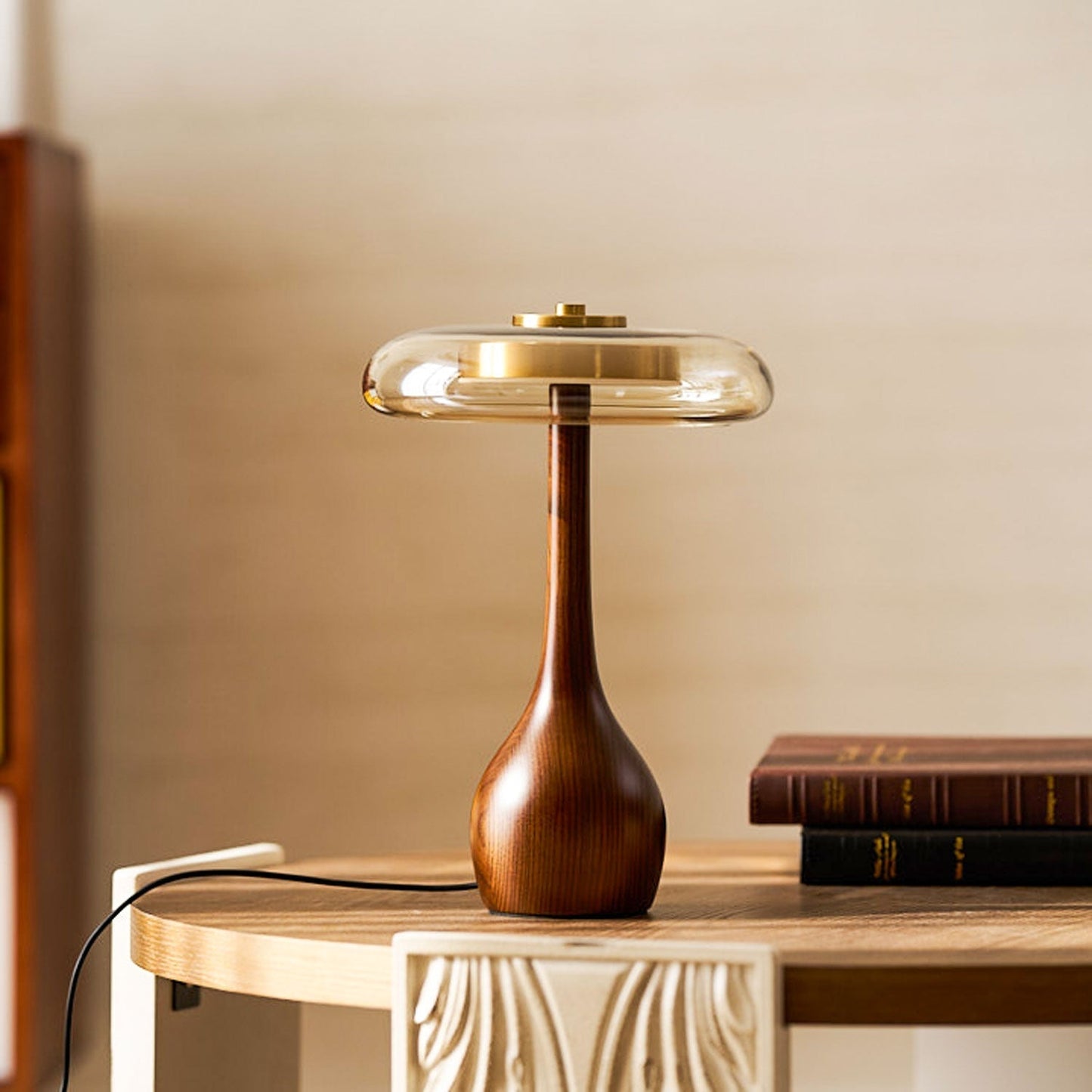 Vancorim | Japandi Gebogen Hout Amber Glas Tafellamp