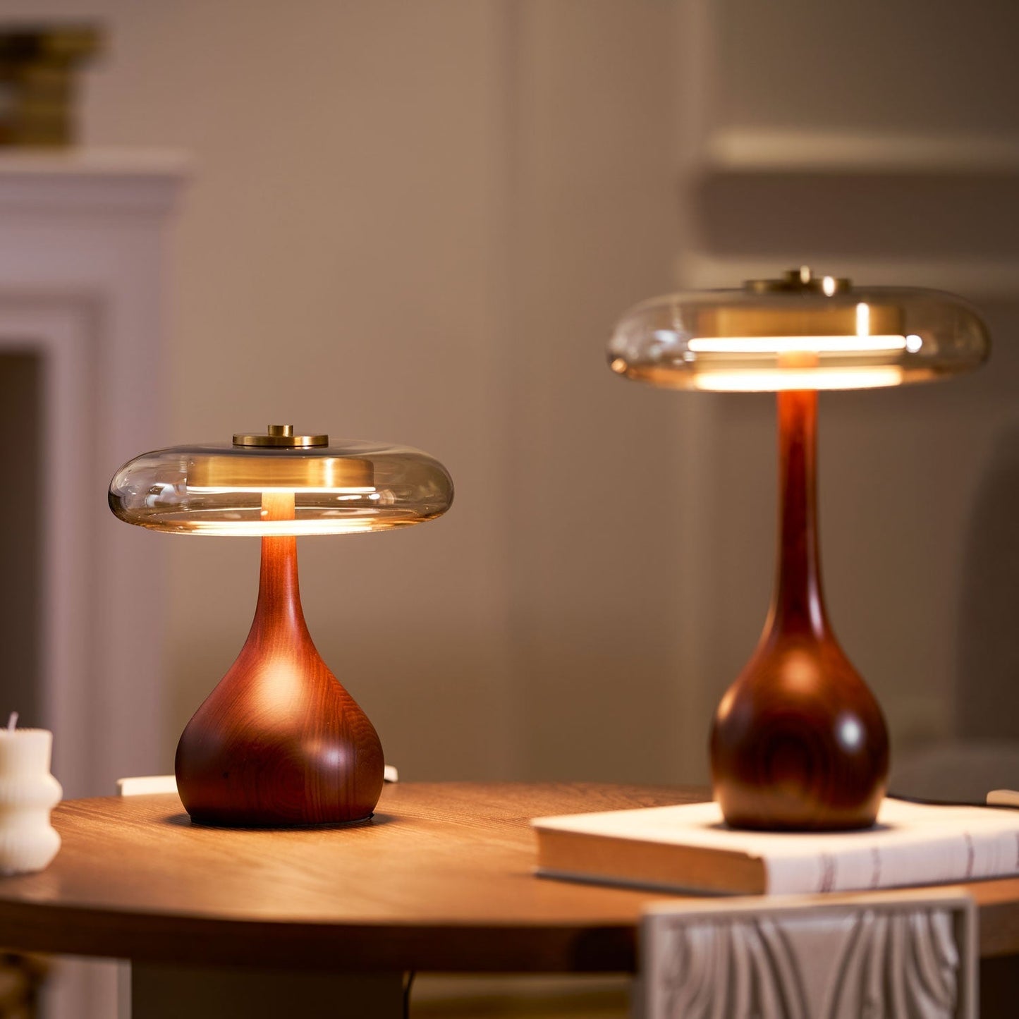 Vancorim | Japandi Gebogen Hout Amber Glas Tafellamp