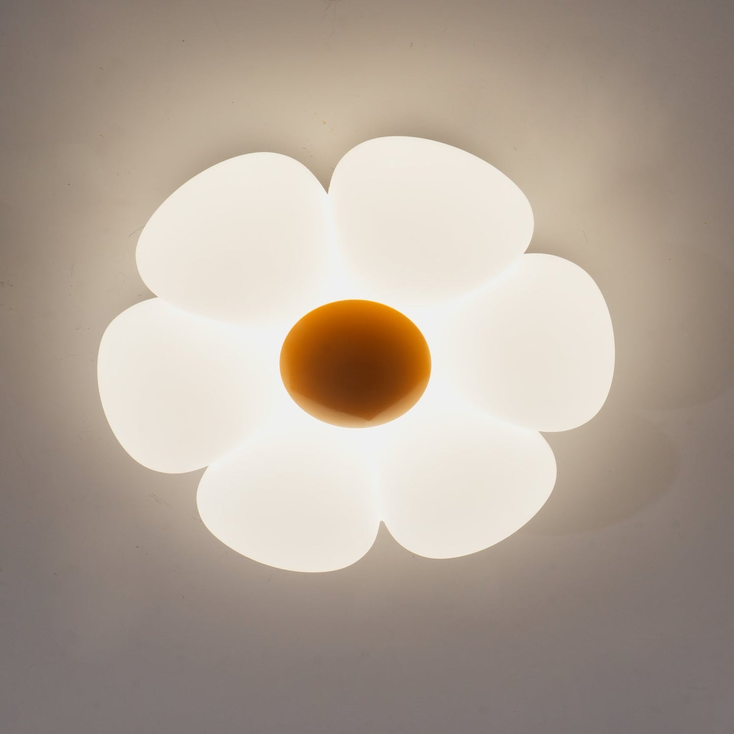 Lyravind | Hexagonale Bloemblaadje Silhouet Inbouw Plafondlamp