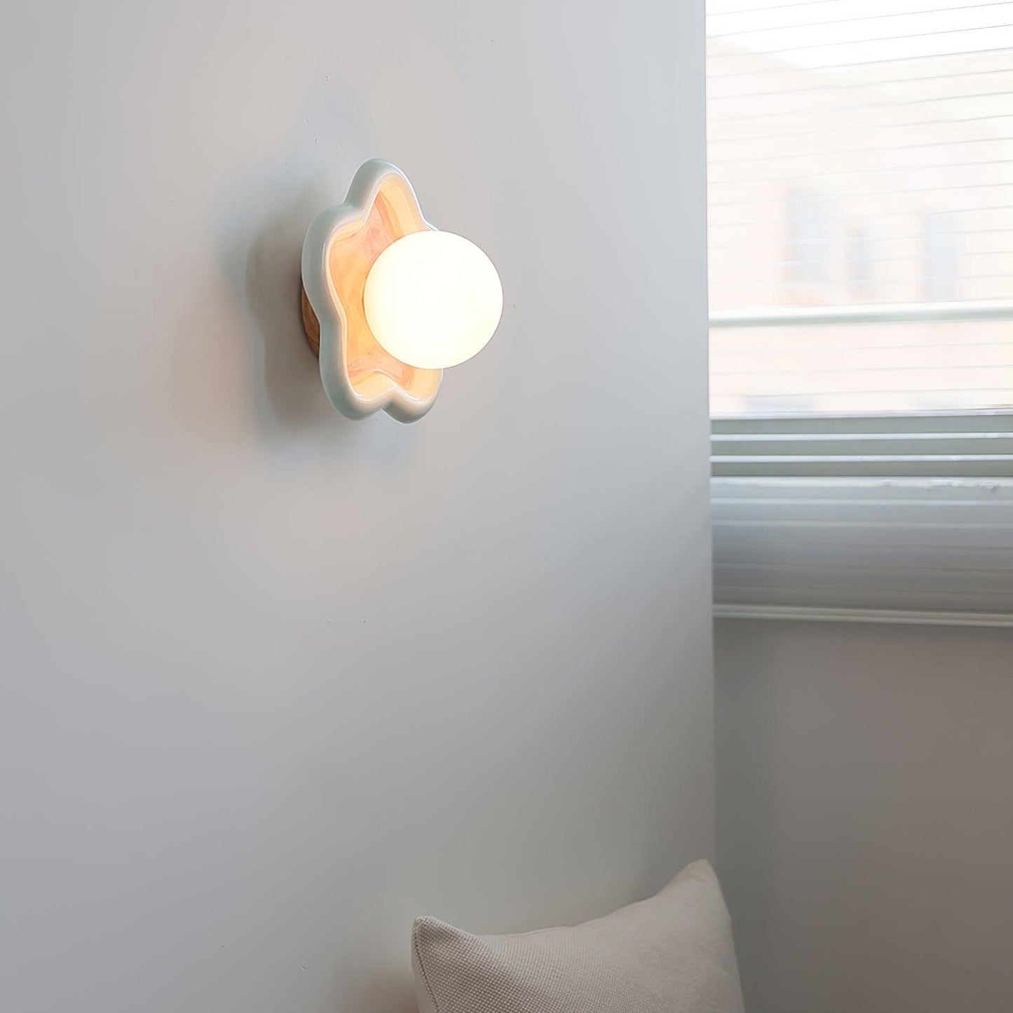 Thaloric | Artistieke Keramische Bloem Sculpturale Wandlamp