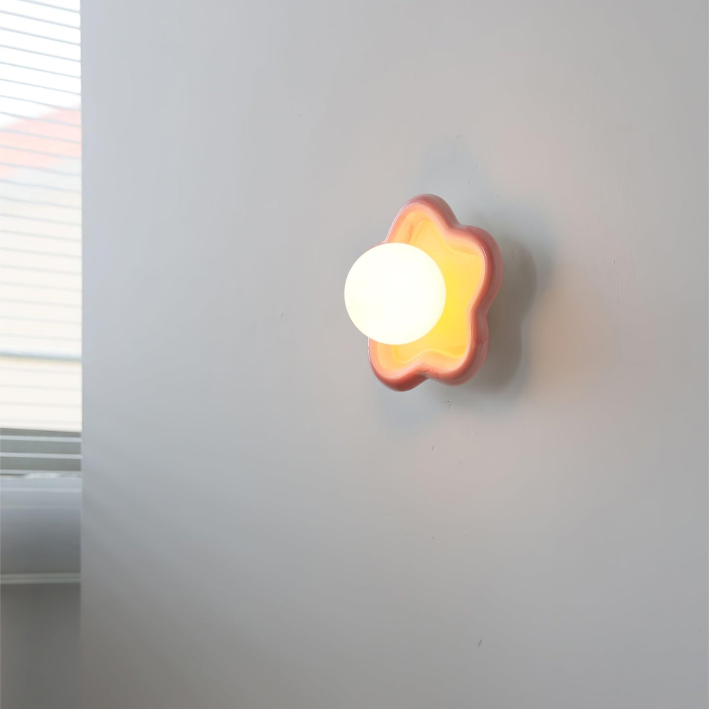 Thaloric | Artistieke Keramische Bloem Sculpturale Wandlamp