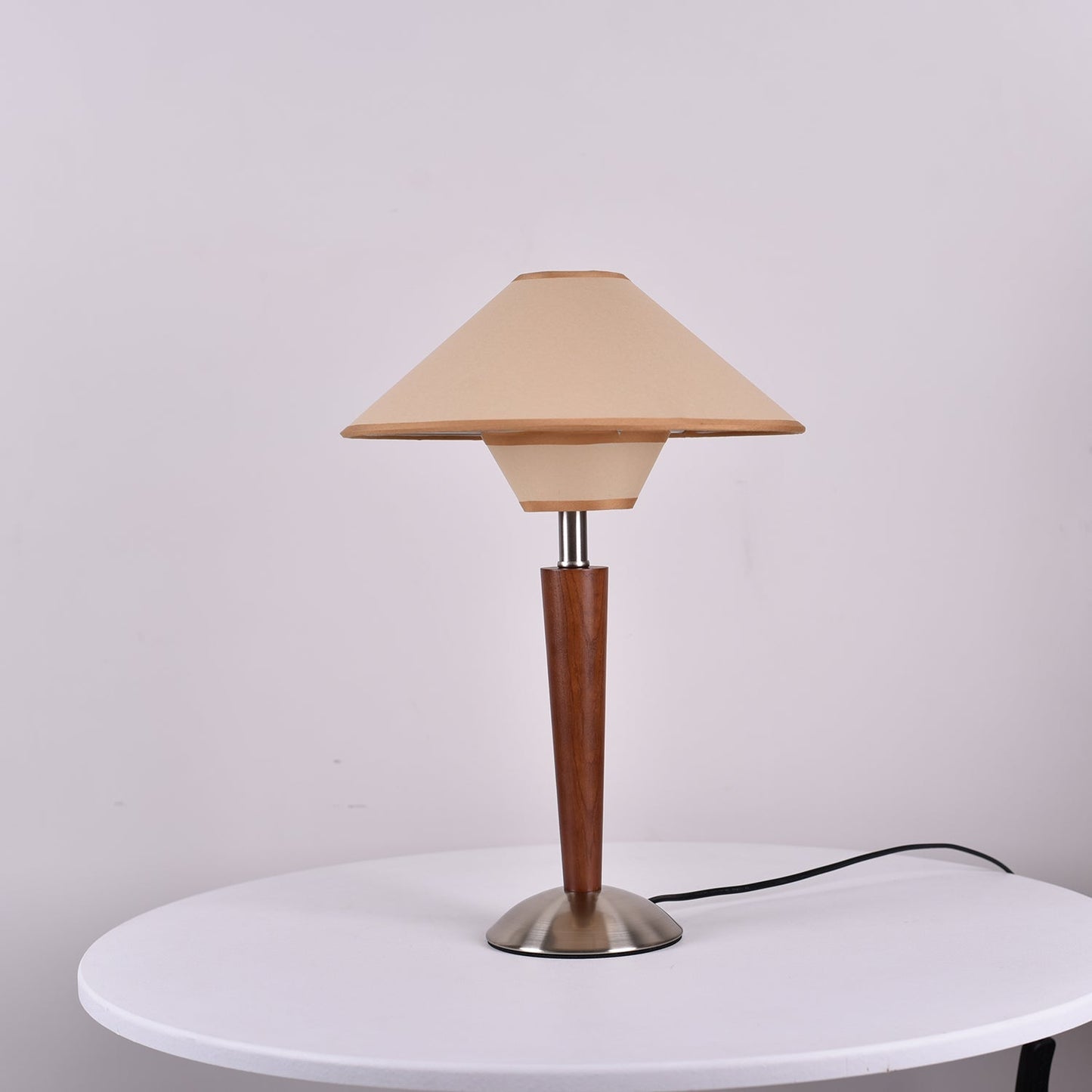 Zymorica | Midcentury Moderne Notenhouten Kolom Accent Tafellamp