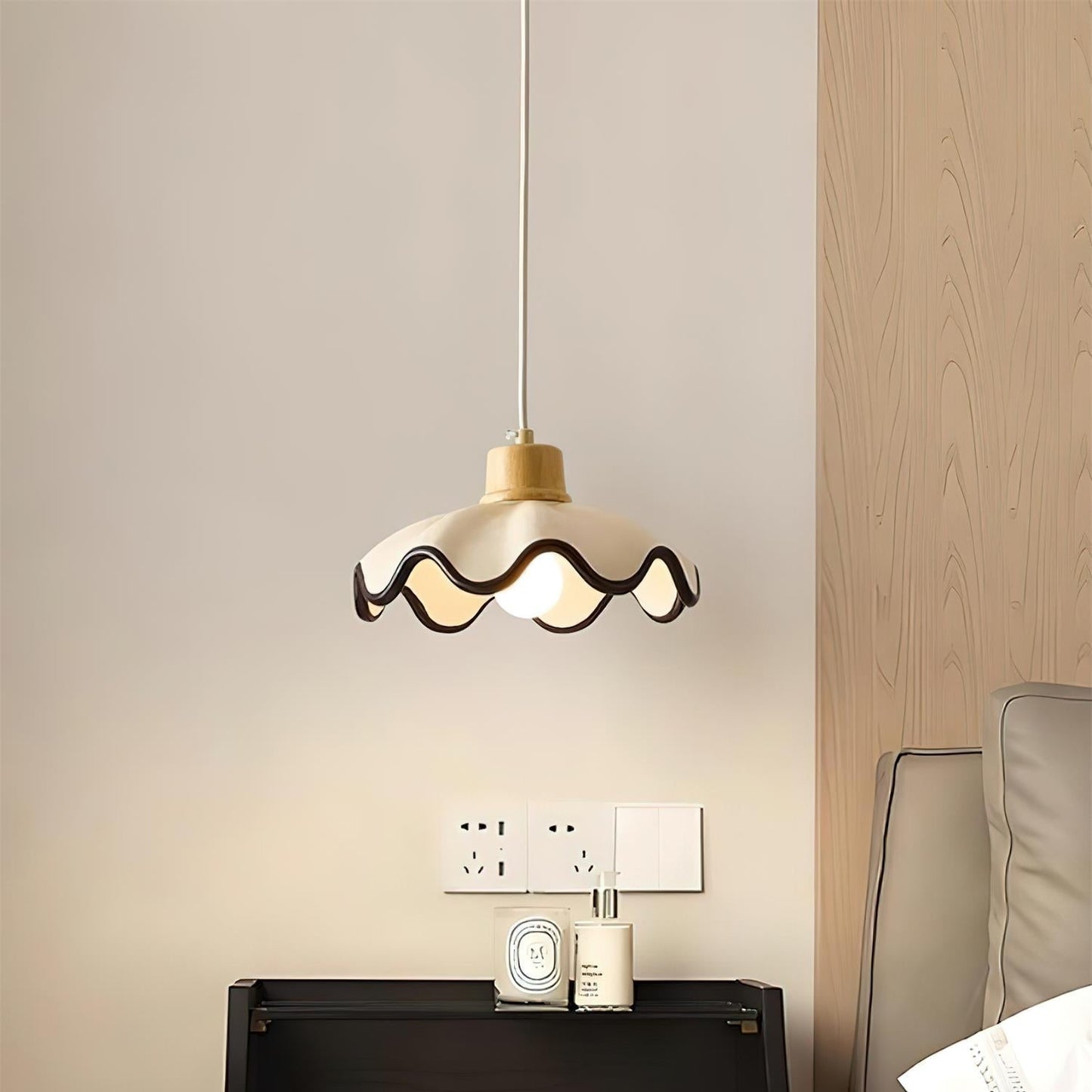 Lythir | Geplooide Schelp Silhouet Gearticuleerde Hars Hanglamp