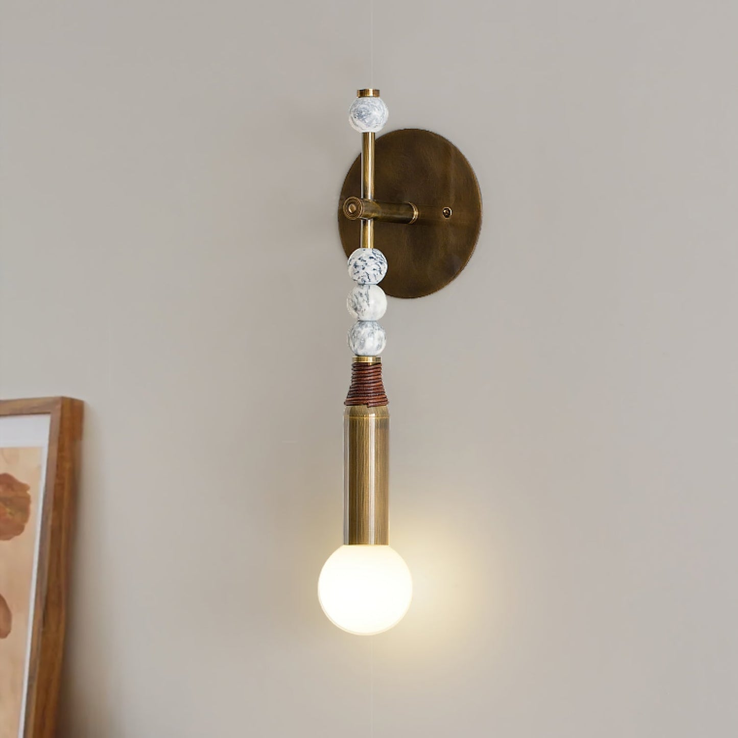 Mirathen | Sculpturale geperforeerde marmeren wandlamp