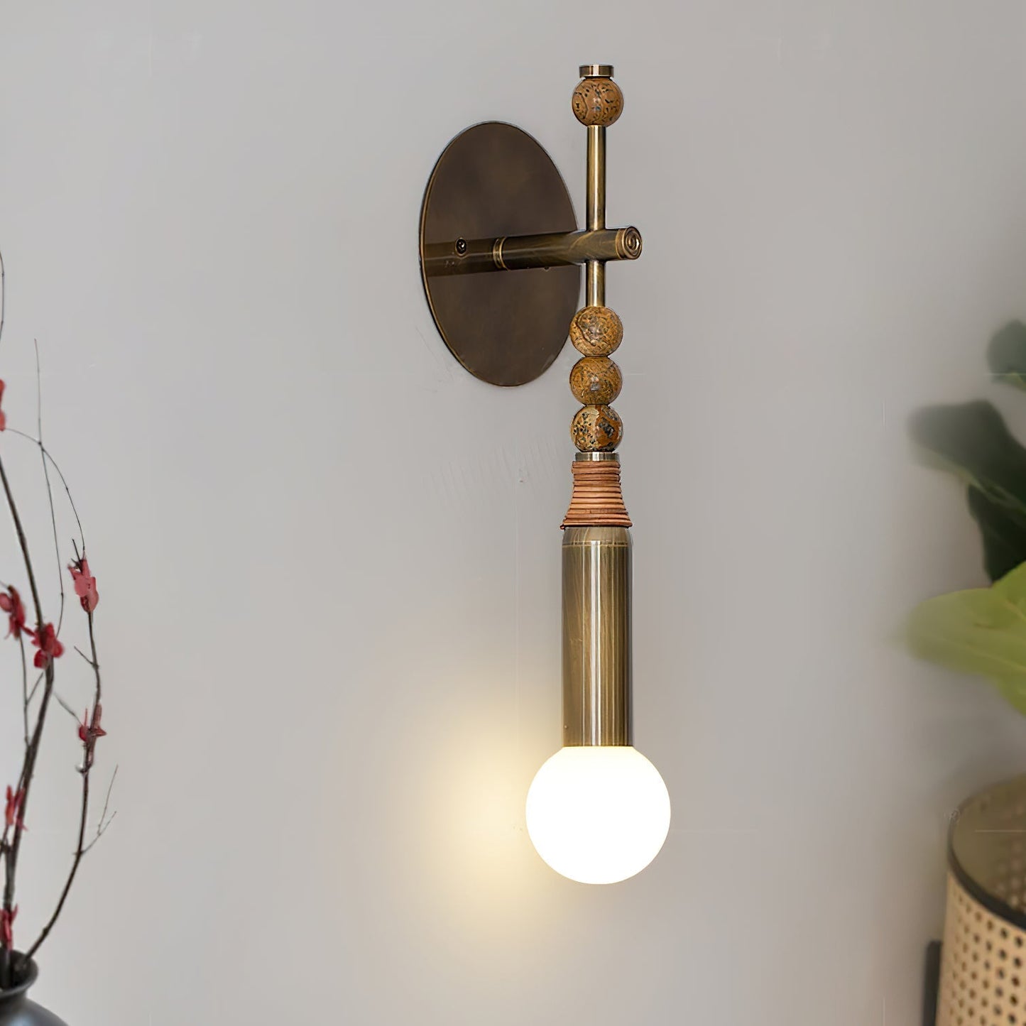 Mirathen | Sculpturale geperforeerde marmeren wandlamp