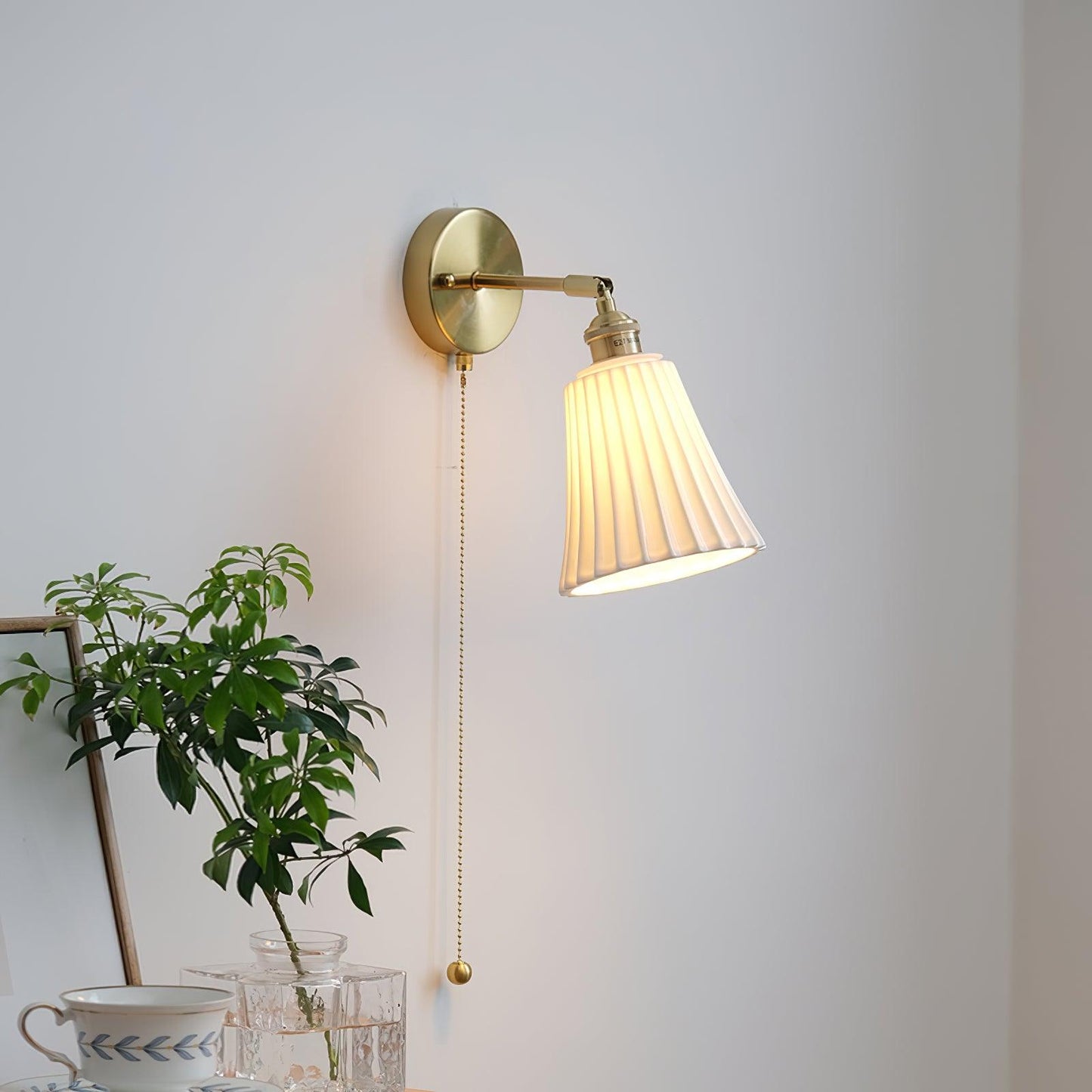 Aethole | Handgemaakte Keramische Vintage Messing Geprofileerde Wandlamp