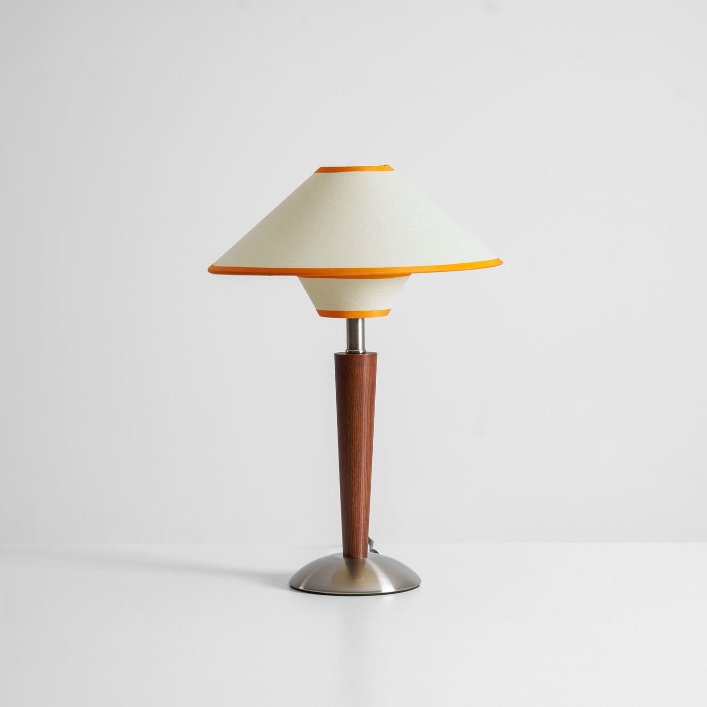 Zymorica | Midcentury Moderne Notenhouten Kolom Accent Tafellamp