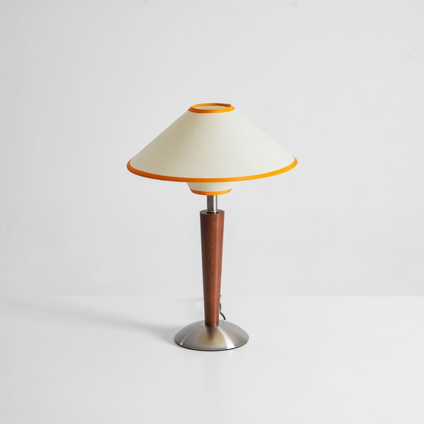 Zymorica | Midcentury Moderne Notenhouten Kolom Accent Tafellamp