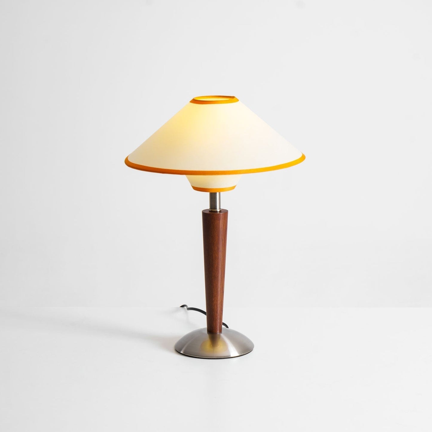 Zymorica | Midcentury Moderne Notenhouten Kolom Accent Tafellamp
