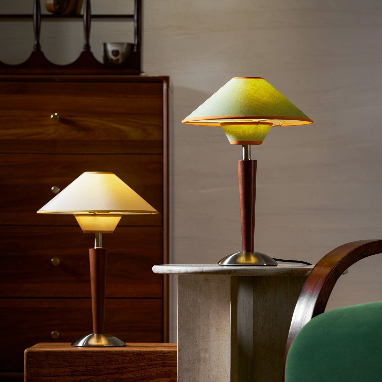 Zymorica | Midcentury Moderne Notenhouten Kolom Accent Tafellamp