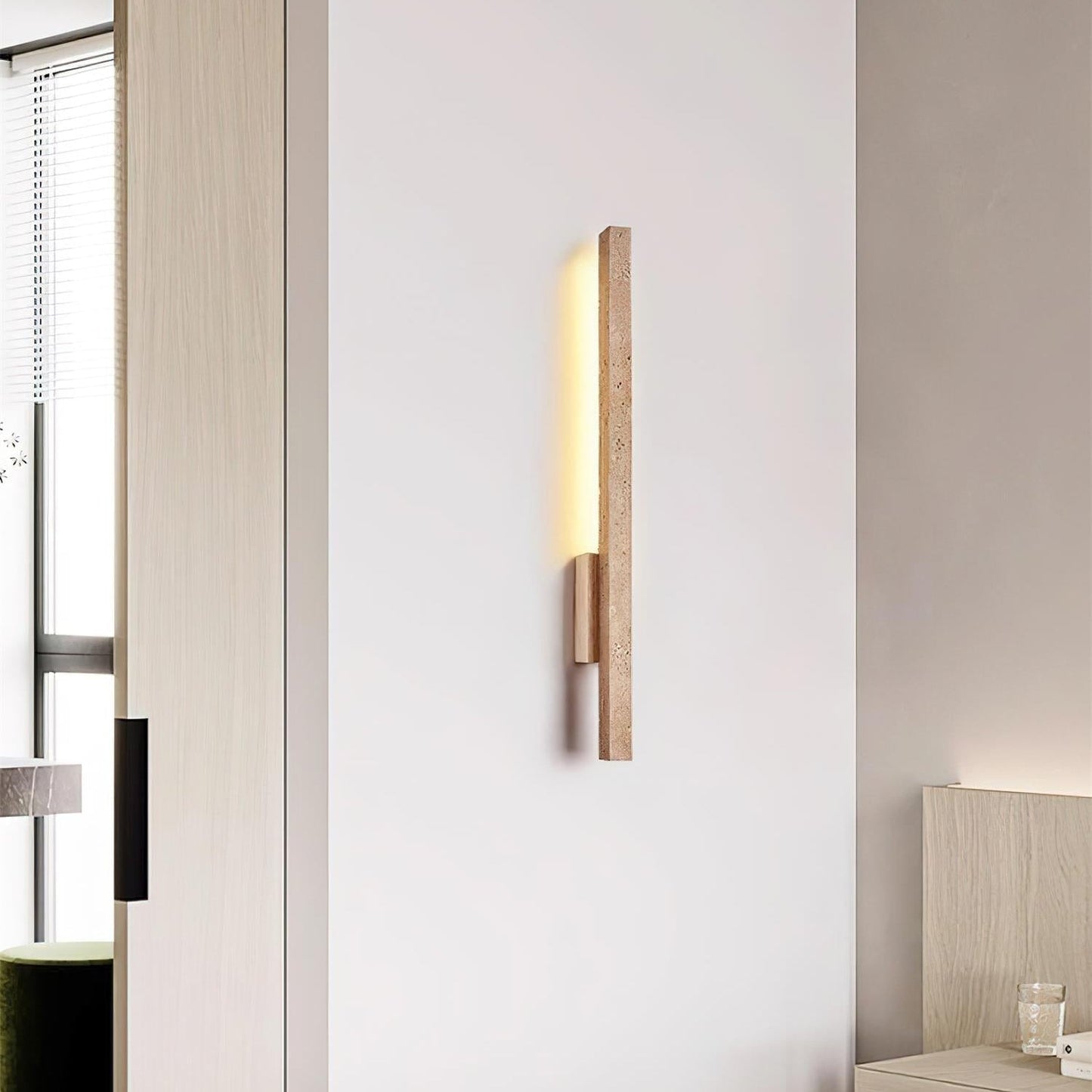 Aeryss | Lineaire Architectonische Travertijn Steen Wandlamp